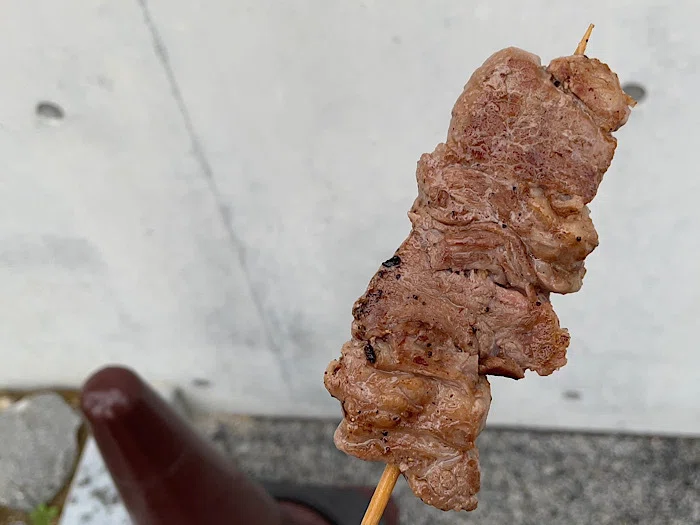 名古屋競馬場キッチンカー(牛タン串のお店)で買ったステーキ串