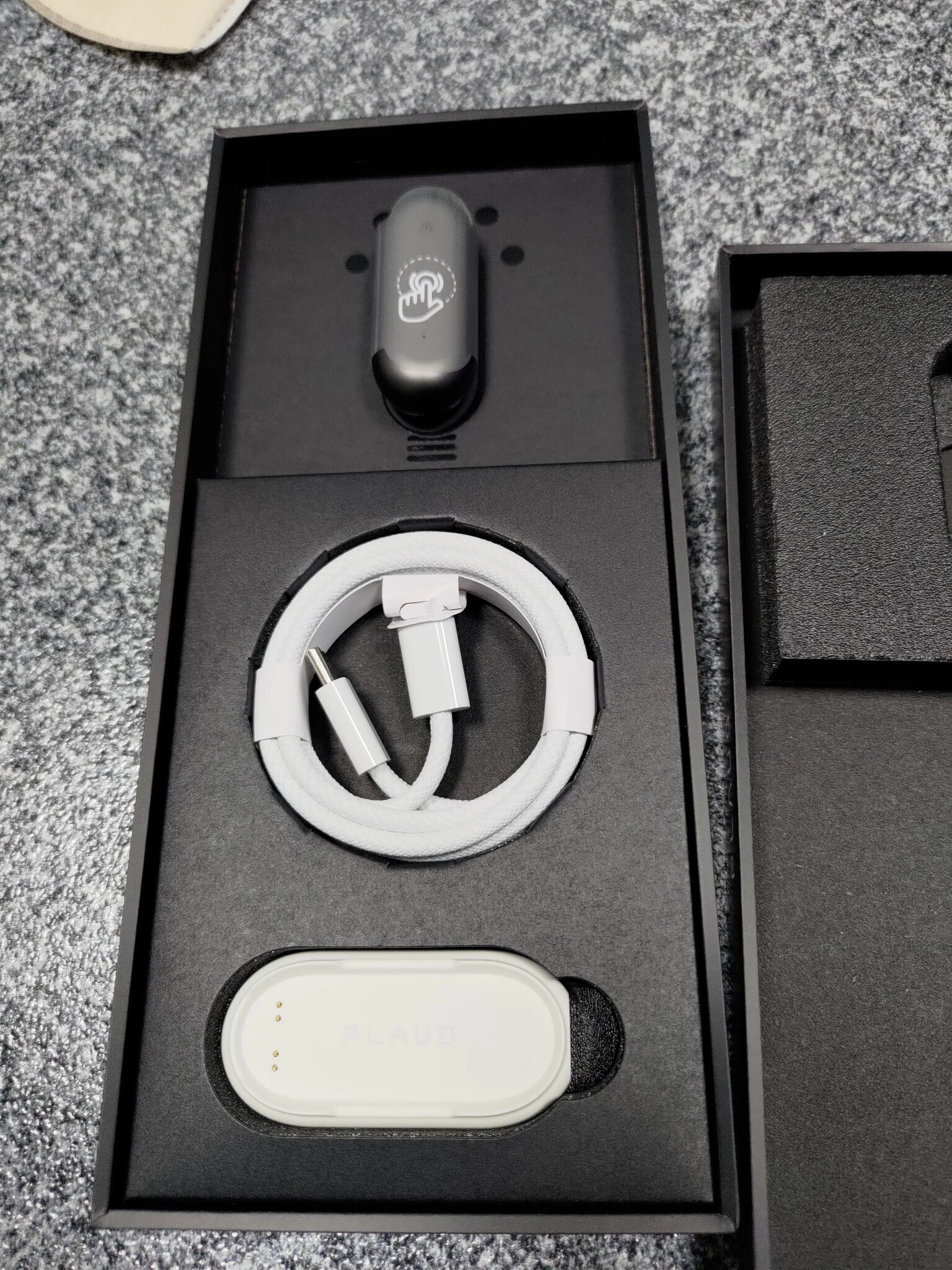 開封の儀】夢の効率化ガジェットPLAUD Note Pin｜たかはし こうじ