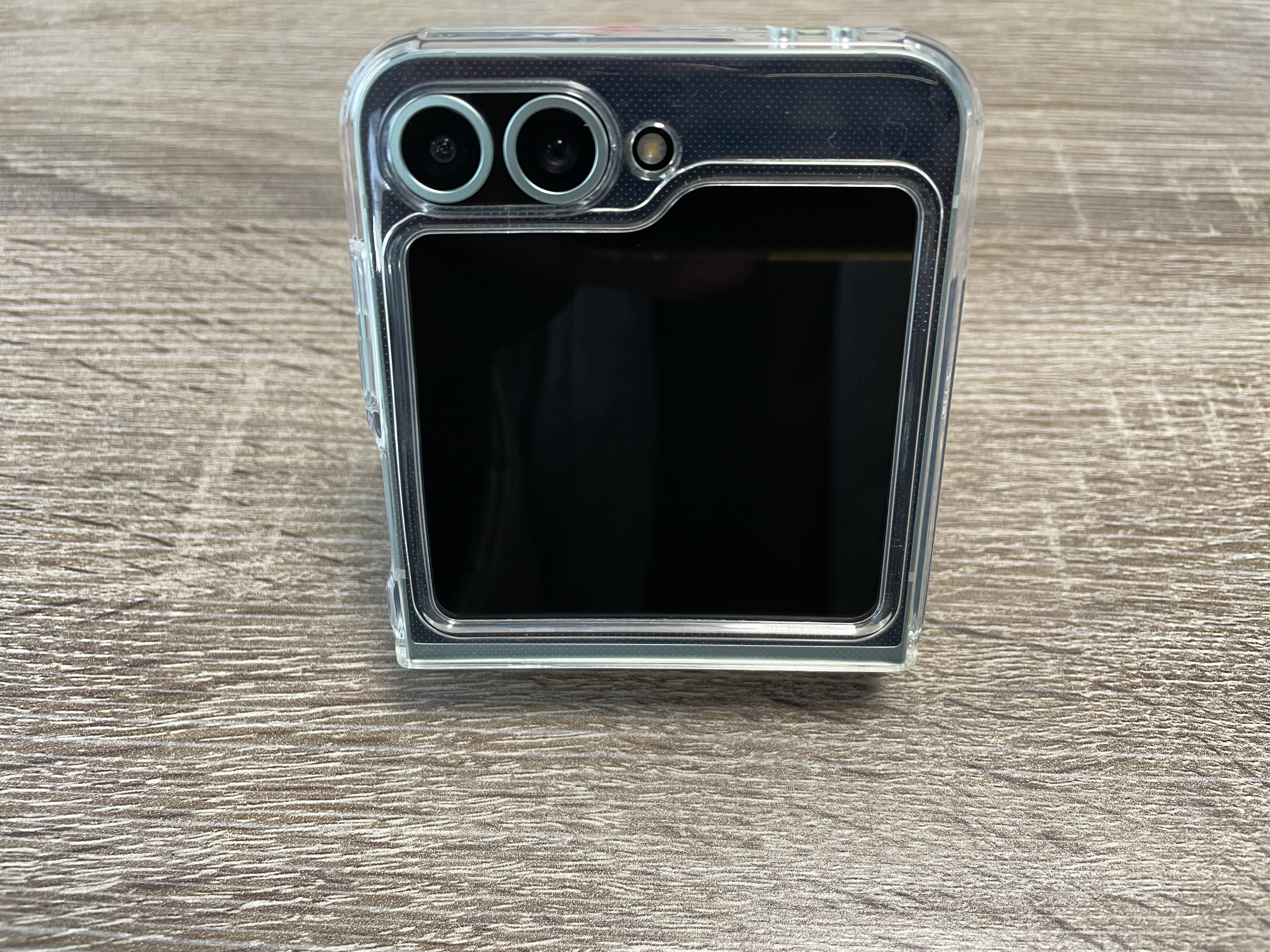 折りたたみスマホを買った うれしすぎ|よざひかる 折りたたみスマホを買った うれしすぎ|よざひかる
