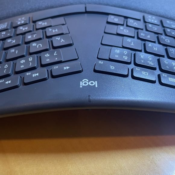 ほぼ新品 ロジクール ERGO K860 ワイヤレスキーボード　メカニカル 新感覚キーボード‼ロジクール ERGO K860 - PCまなぶ