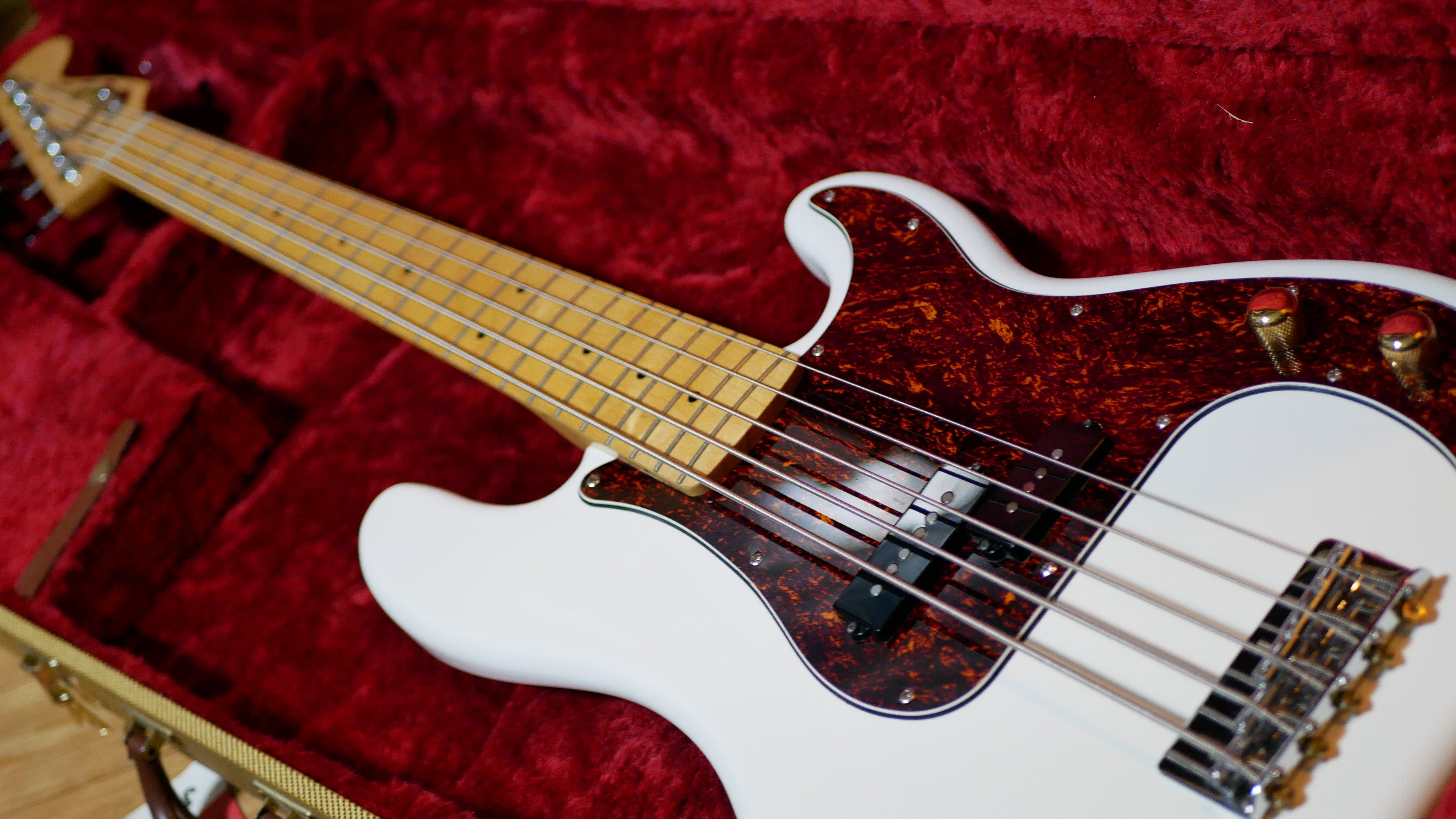 ベースをリフィニッシュした件について｜LEEVELLES