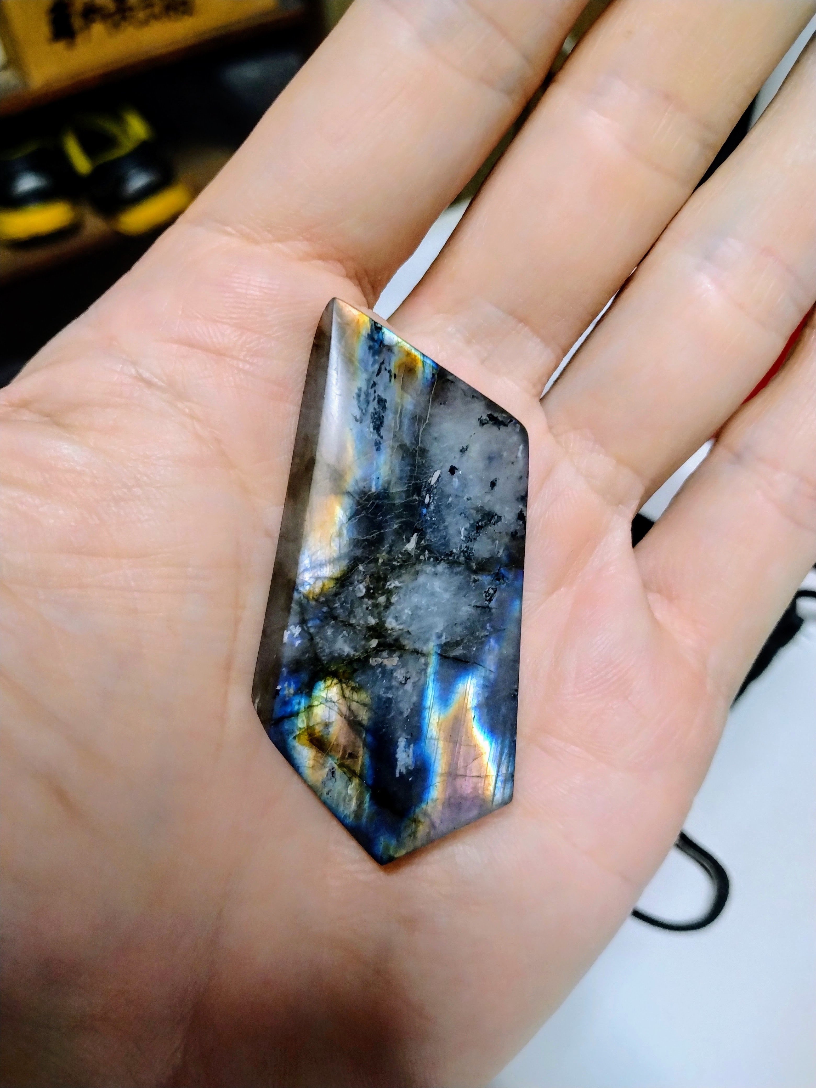 天然石】 👁️隻眼のラブラドライト｜sakuziro