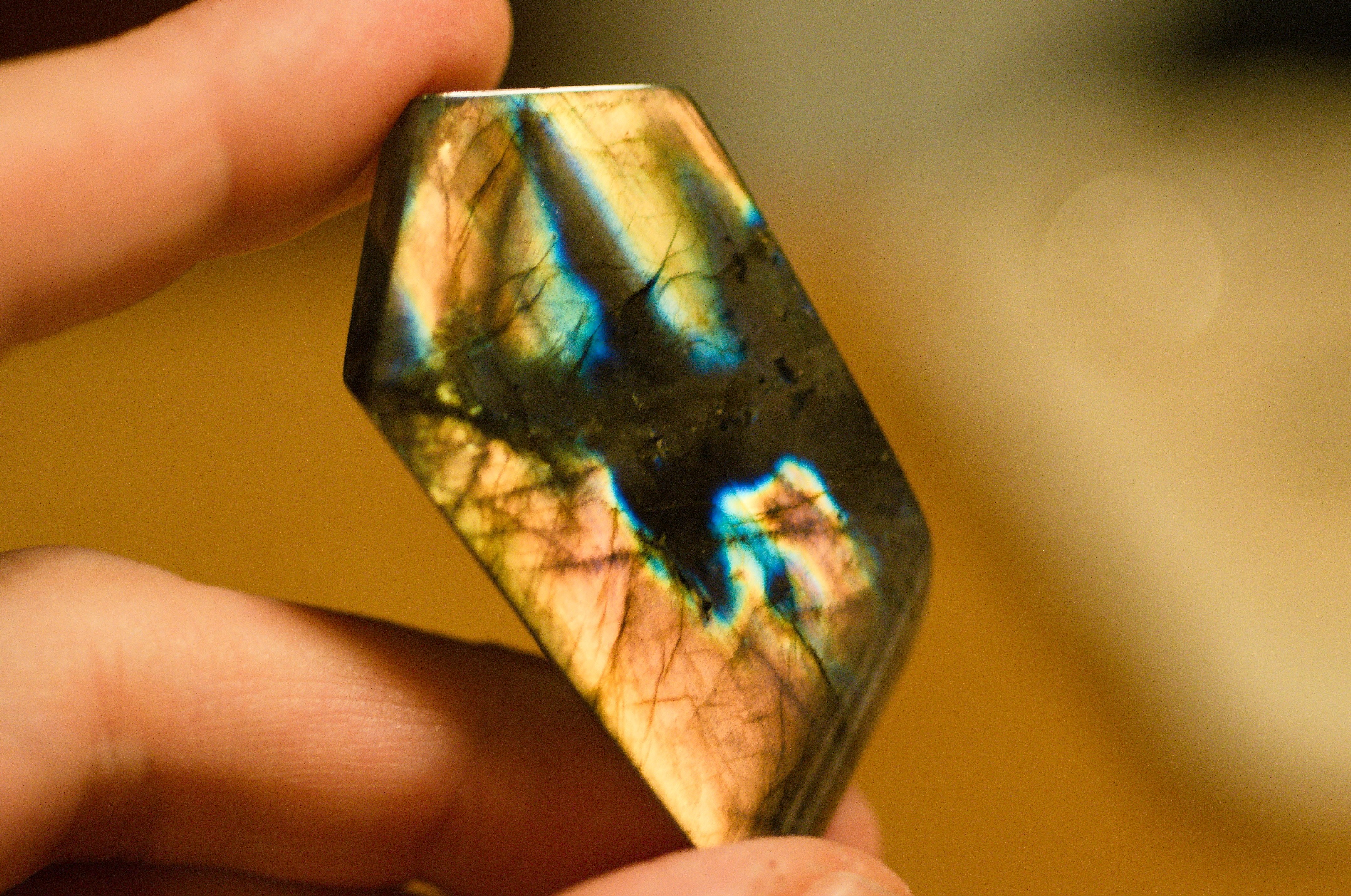 天然石】 👁️隻眼のラブラドライト｜sakuziro