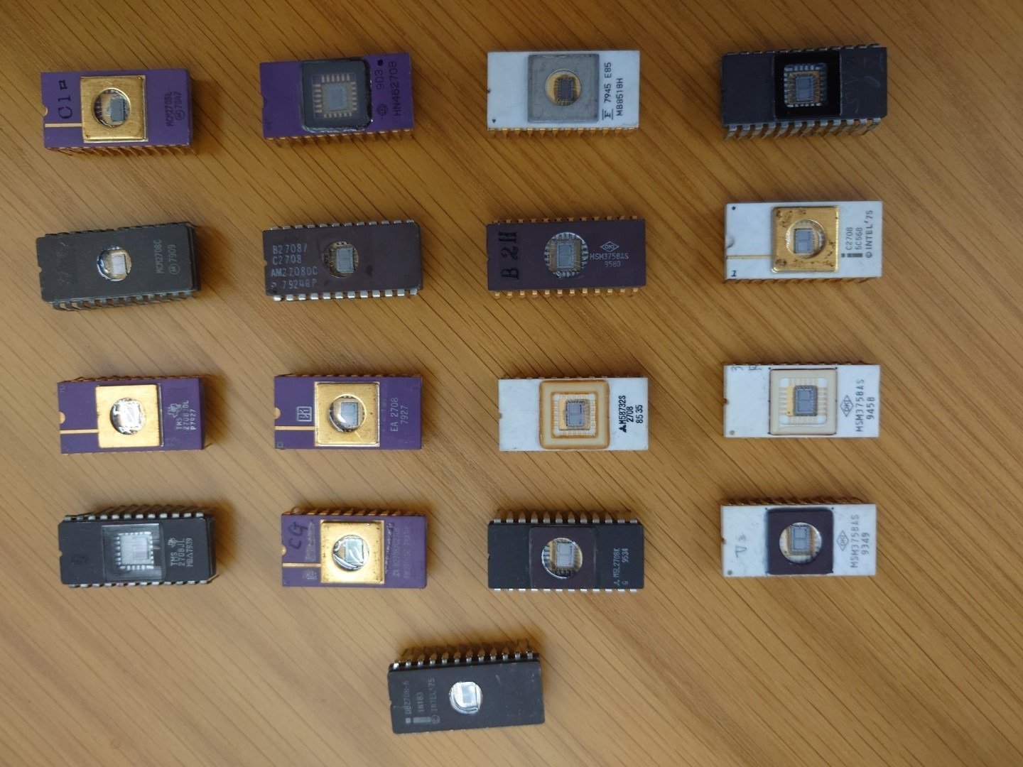 帰ってきた「マイコン博士」――シャープMZシリーズの製品カタログ