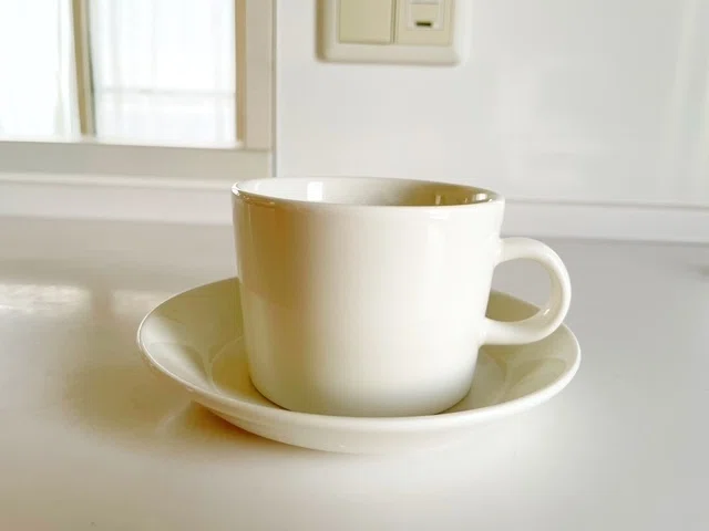  のカップ一対 やっと日の目を見たカップ＆ソーサー｜ちょこ（思考の整理収納塾）