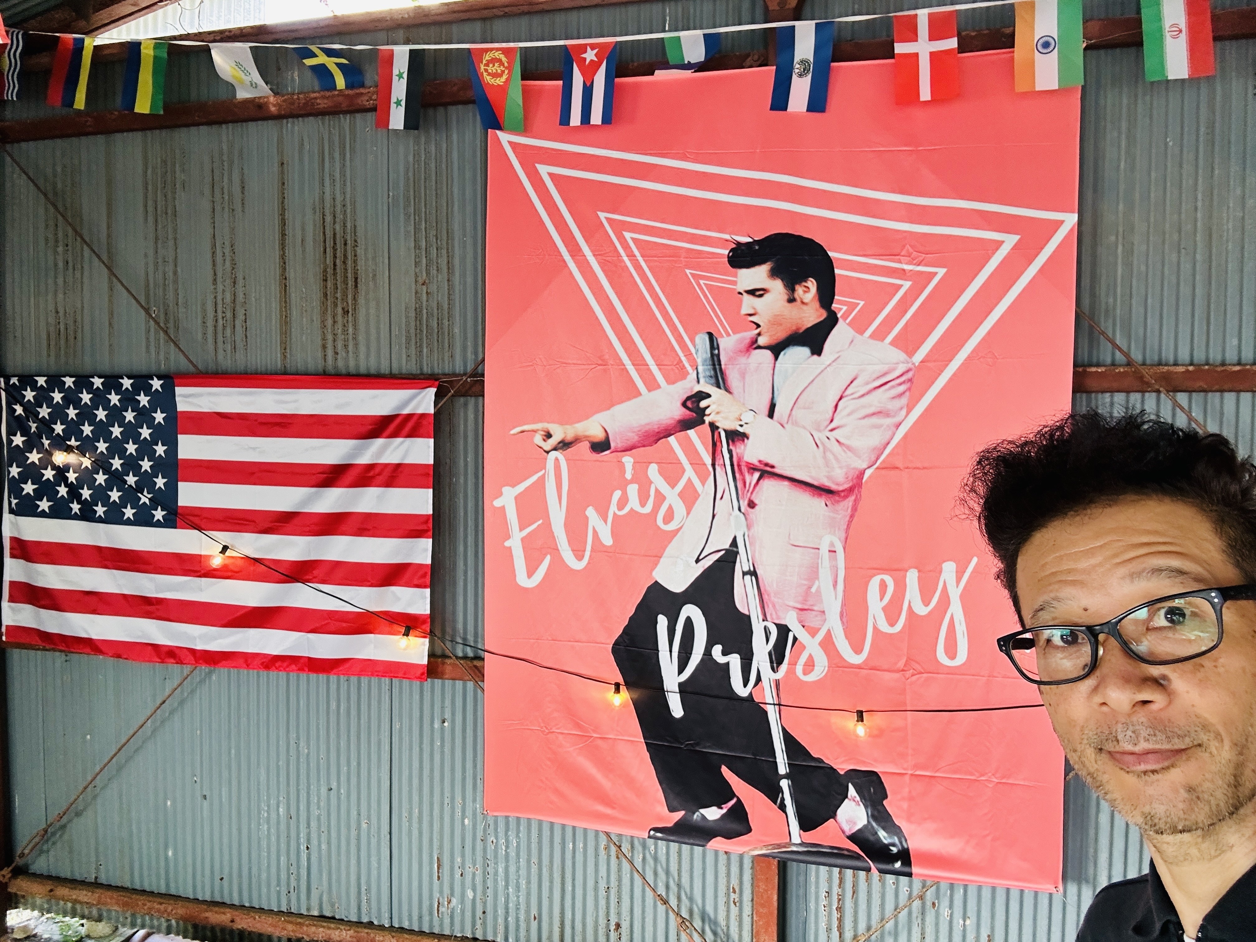 1月8日 は、 エルヴィス・プレスリー の90回目の誕生日でした