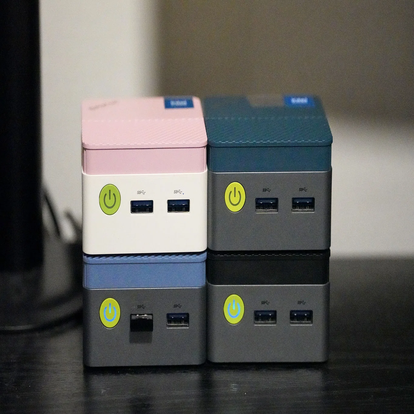 ピンクのミニPC｜R-Y-O