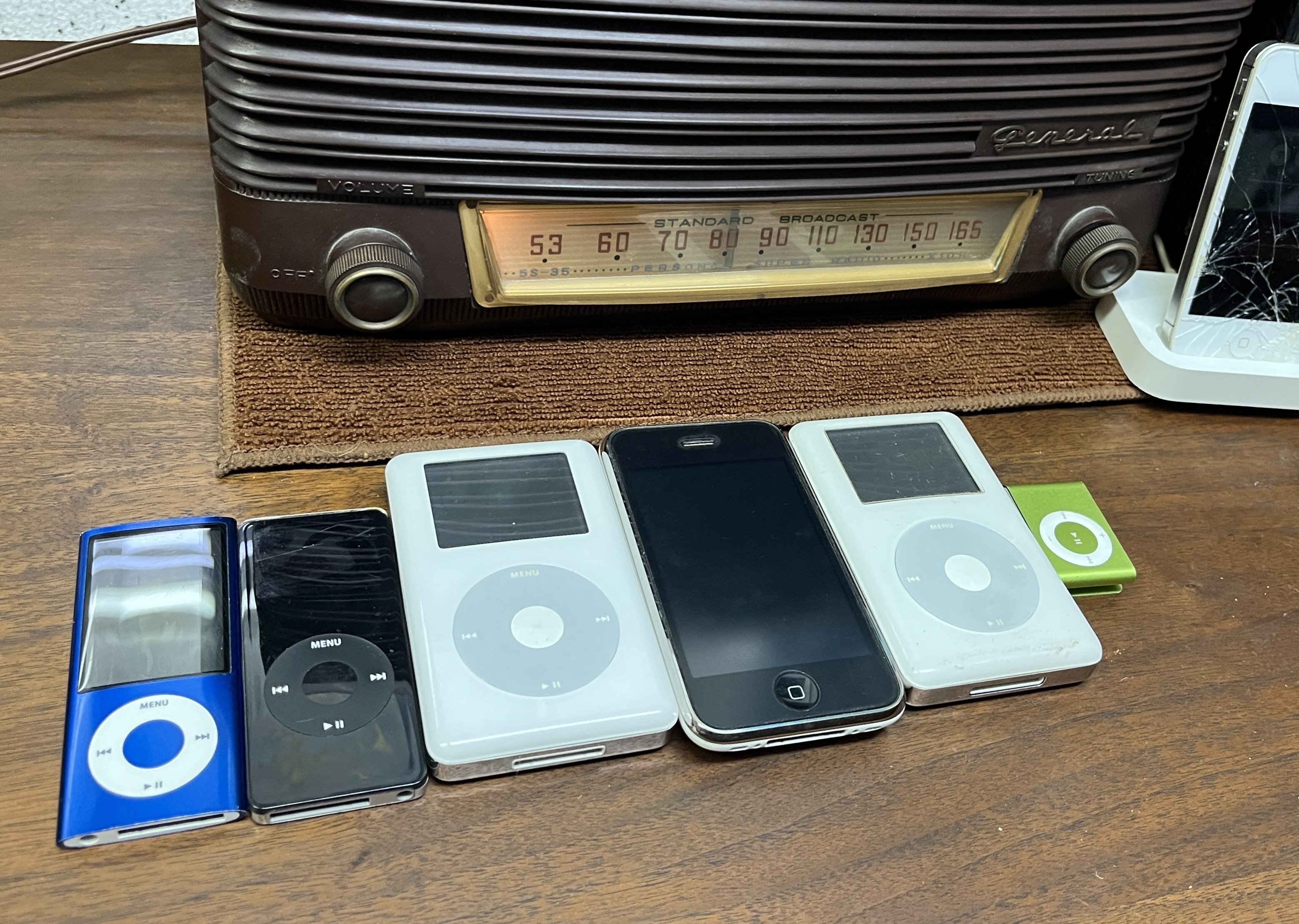 📻General真空管ラジオ - 古いiPhoneを繋いでみた -|長畑ひろのり 📻General真空管ラジオ - 古いiPhoneを繋いでみた -|長畑ひろのり