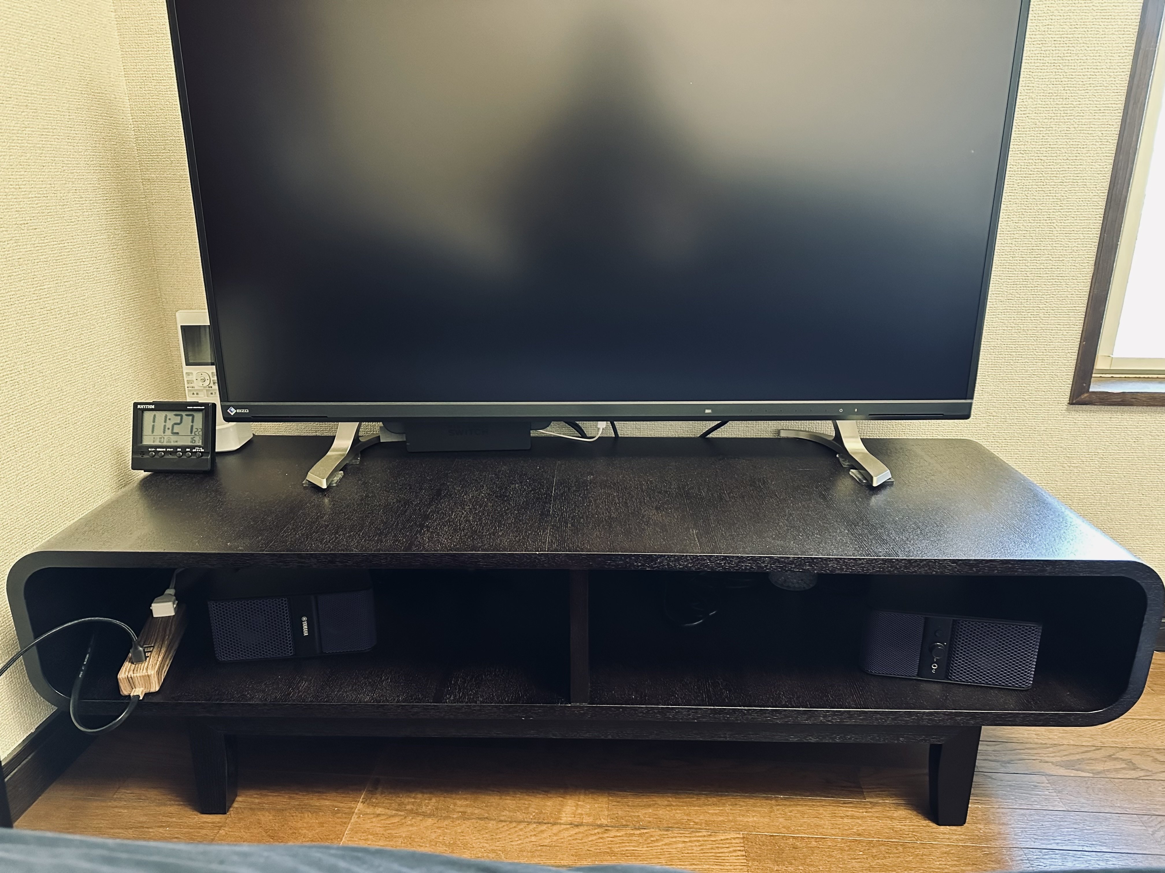 寝室をホームシアター化！EIZO 42.5インチ EV4340X-BKレビュー