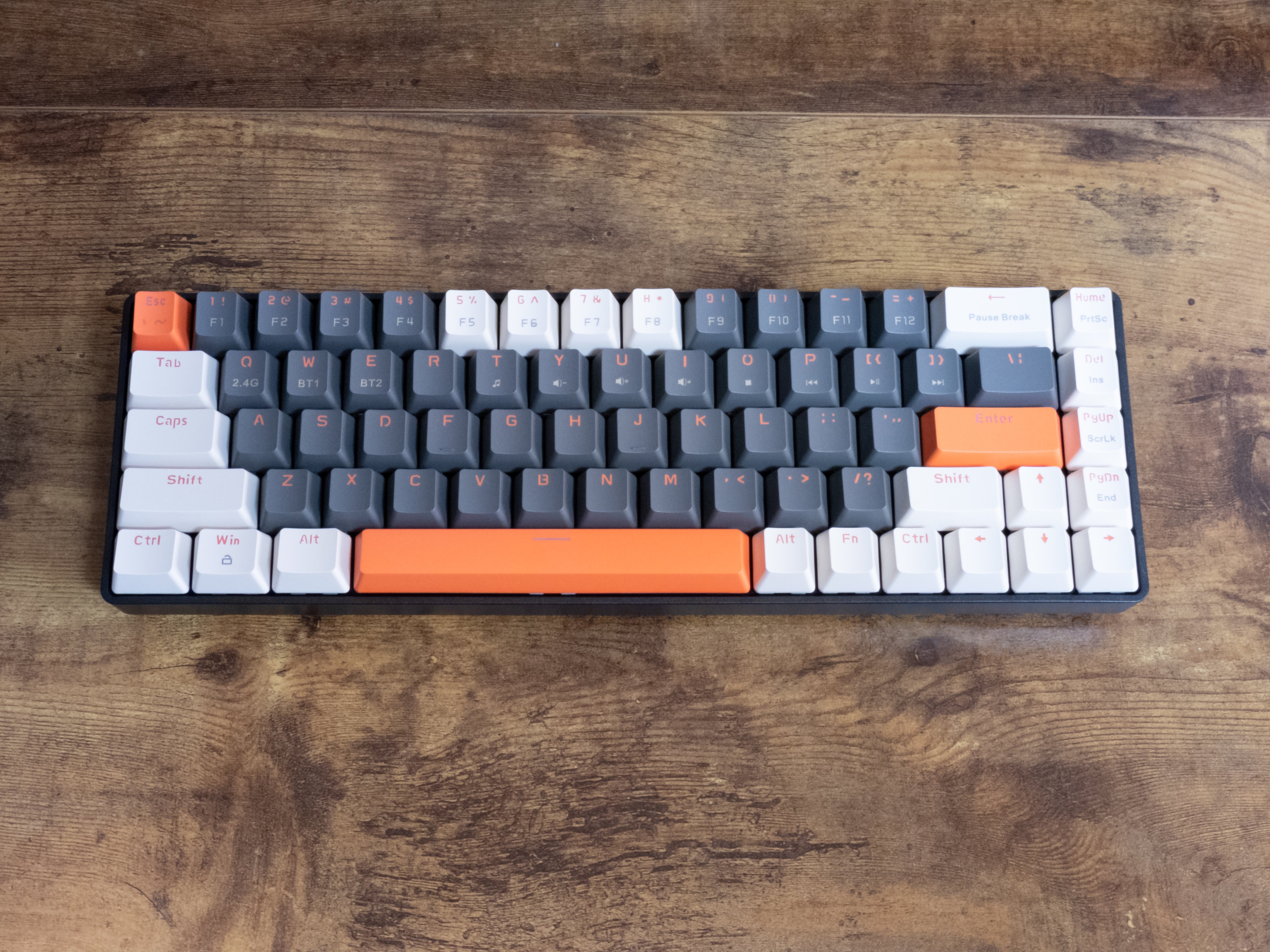 ガジェットレビュー】日本じゃ使えないキーボードだって