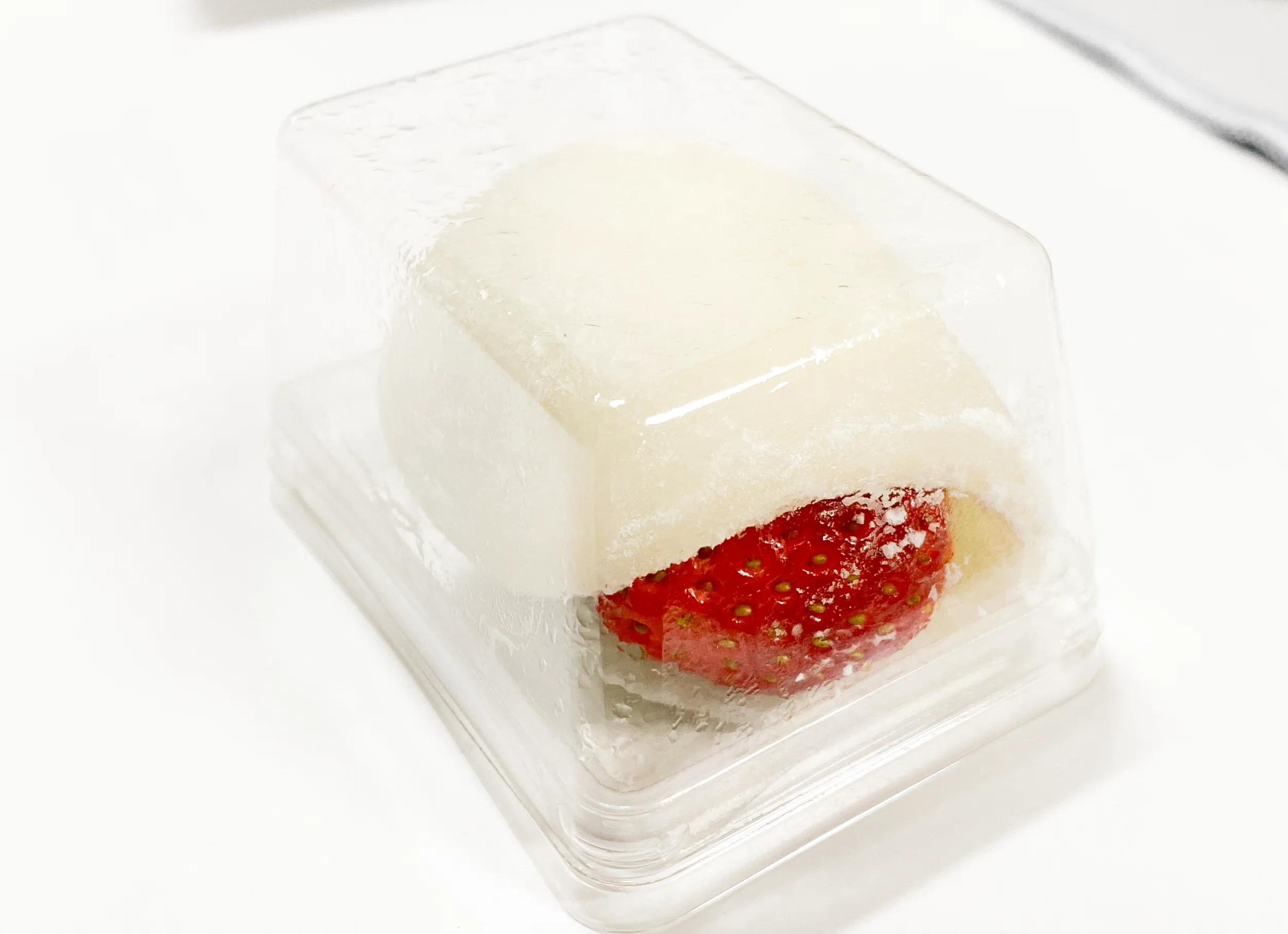 3行日記】 この時期になると楽しみになる、いちご大福 【蜂の家