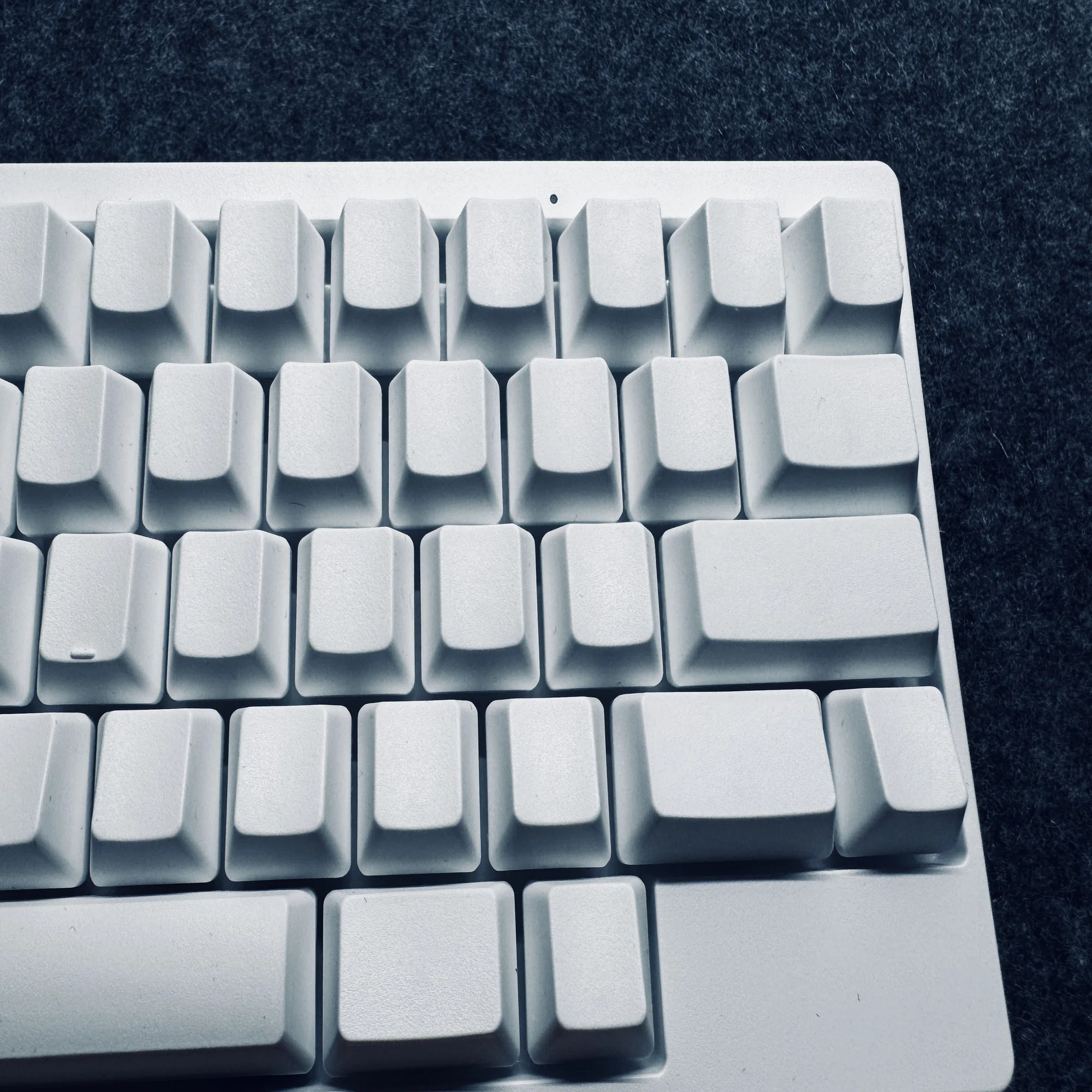 HHKB 雪モデル（US配列・無刻印）を安く譲ってもらった話｜Kei | MBA 