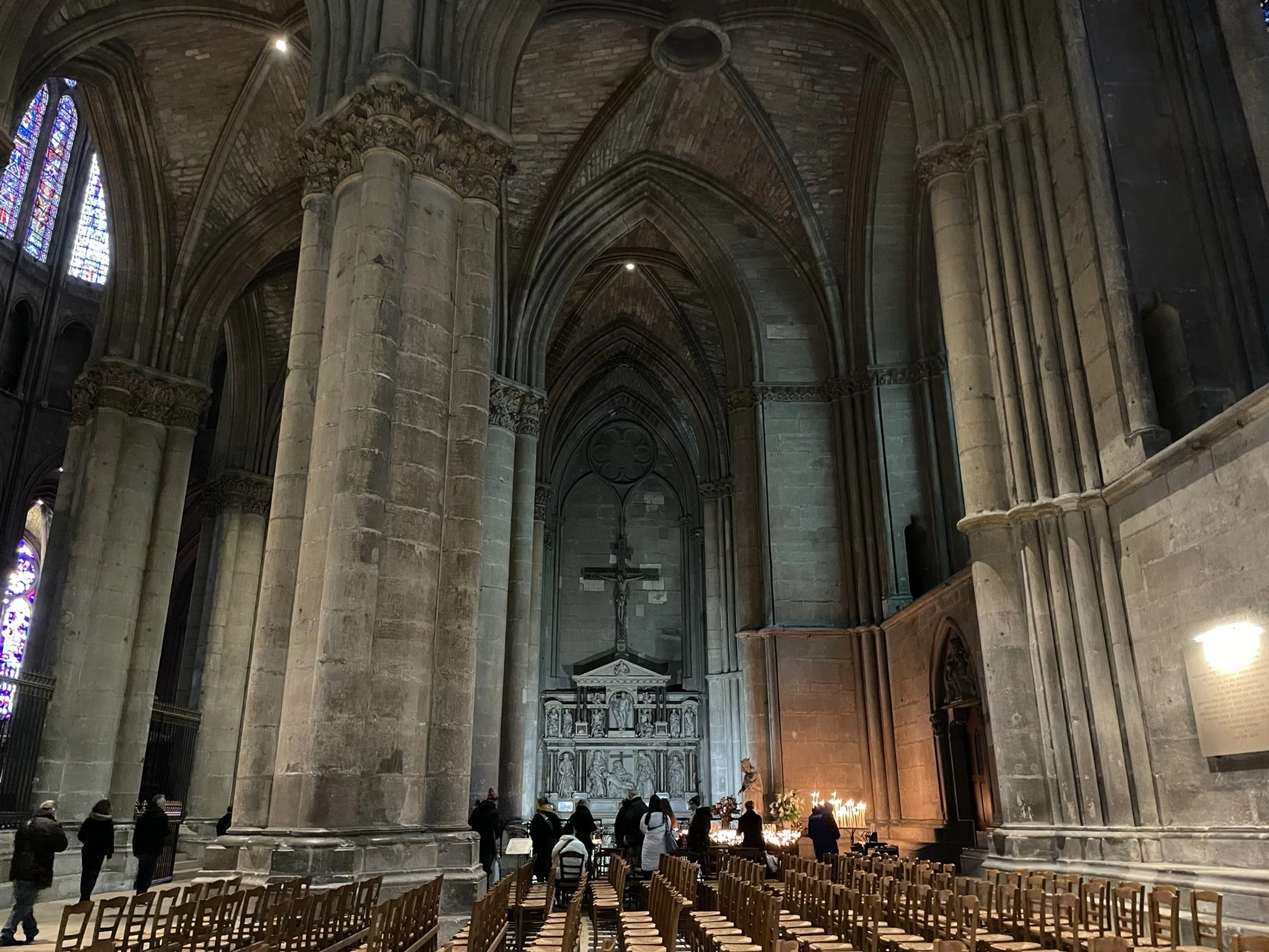 ゴシックの輝きと祈り：ランスのノートルダム大聖堂を訪ねて｜プチドラ