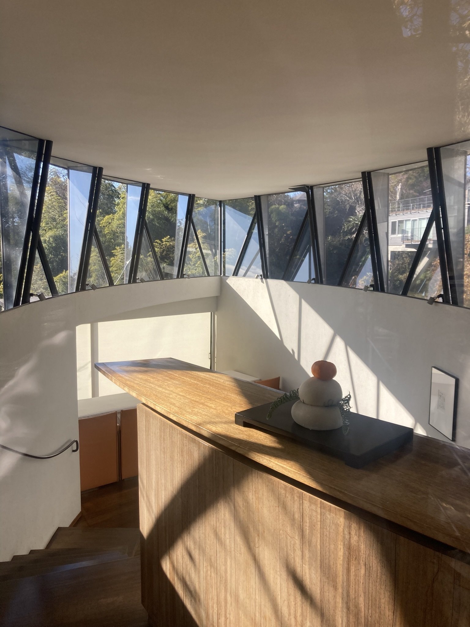 貴重本「建築のエッセンス」齋藤裕　著 Amazon.co.jp: 建築のエッセンス : 斎藤 裕, 二川 幸夫: 本