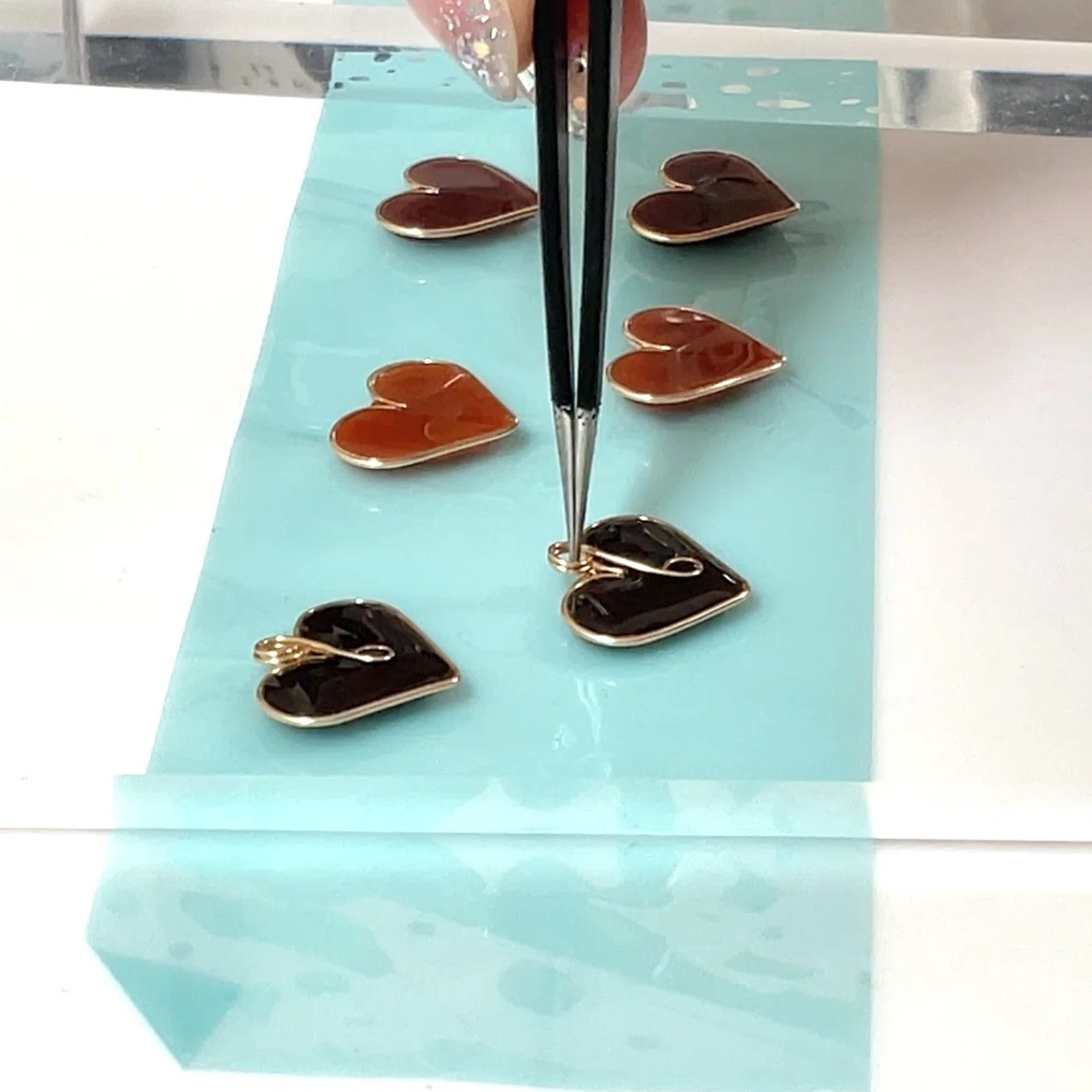 レジンとワイヤーで作る_ハートのチョコレート｜mijinko_factory