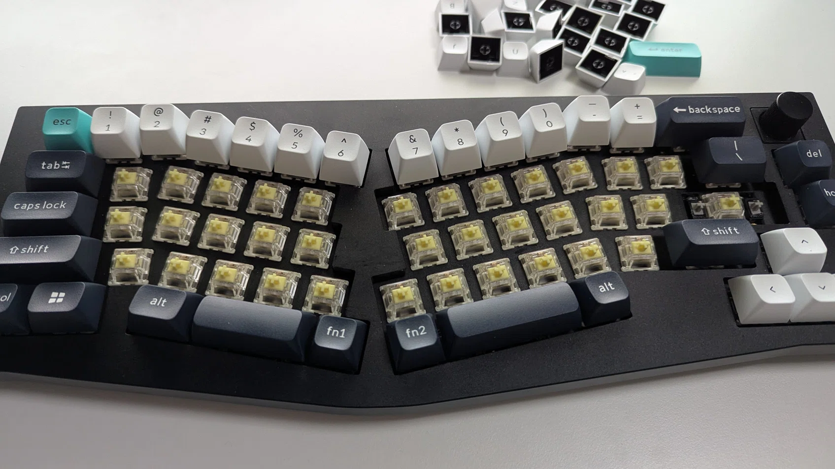 Keychron Q8 MAX キースイッチ交換してみた|ようくん Keychron Q8 MAX キースイッチ交換してみた|ようくん