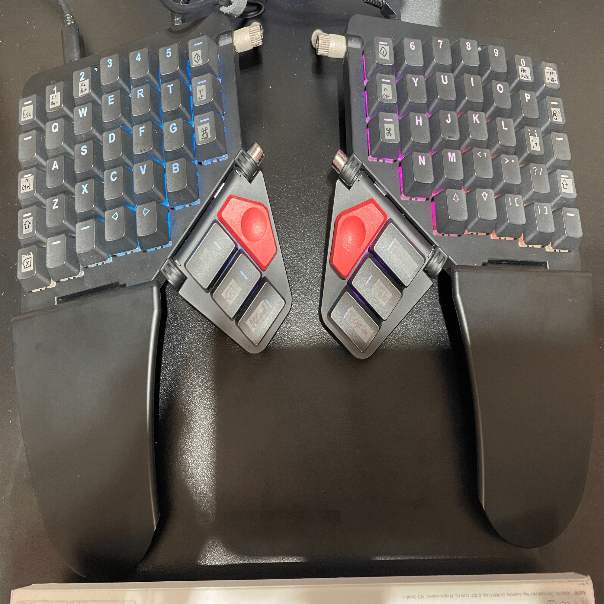 分割キーボード ZSA Moonlander Mark I ZSA Moonlander Mark I 左右分離型キーボード 黒 銀軸 ZSAムーン