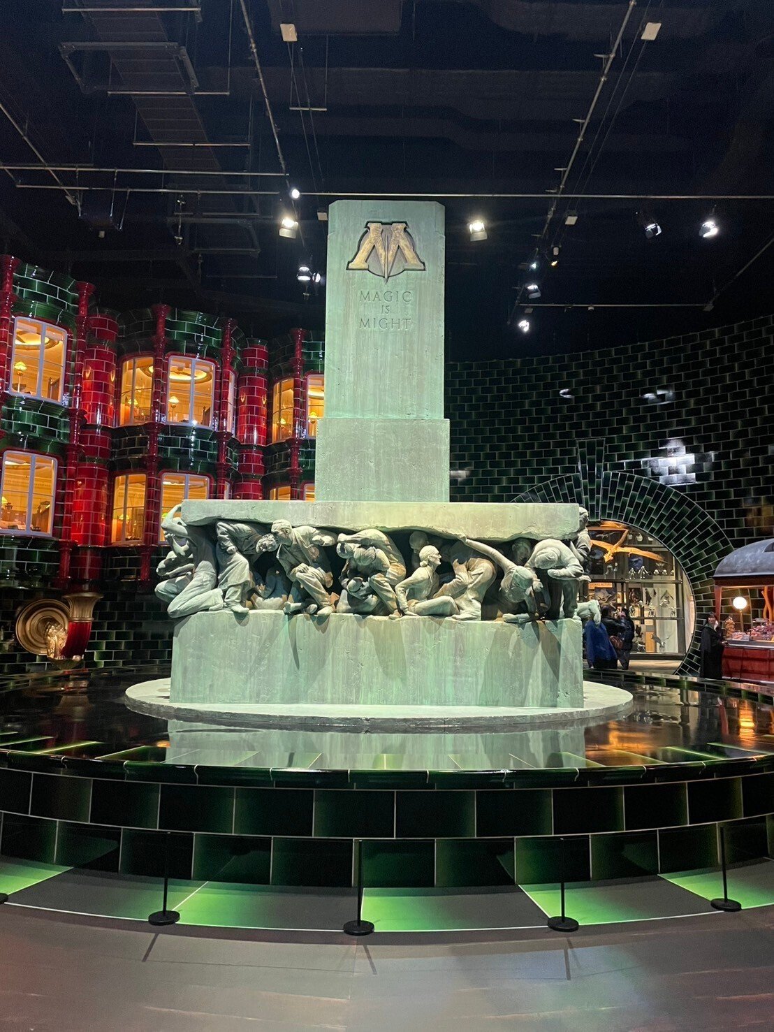 ハリー・ポッターオブジェ 東京都】 ハリー・ポッターの世界へ姿あらわし旅｜平山大志の【幸