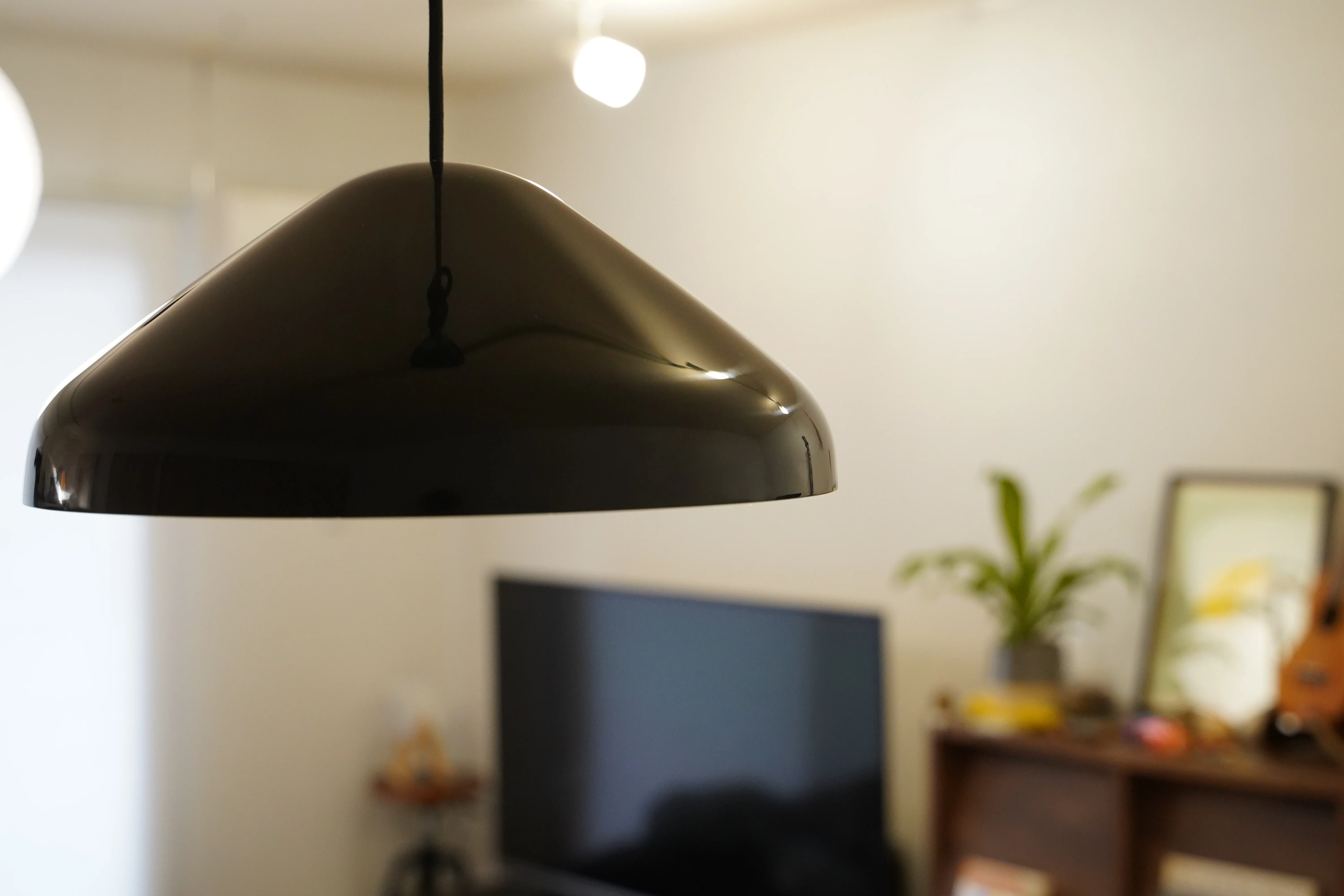 昇降式広々ダイニングテーブルを導入してリモートワークと育児に感じた
