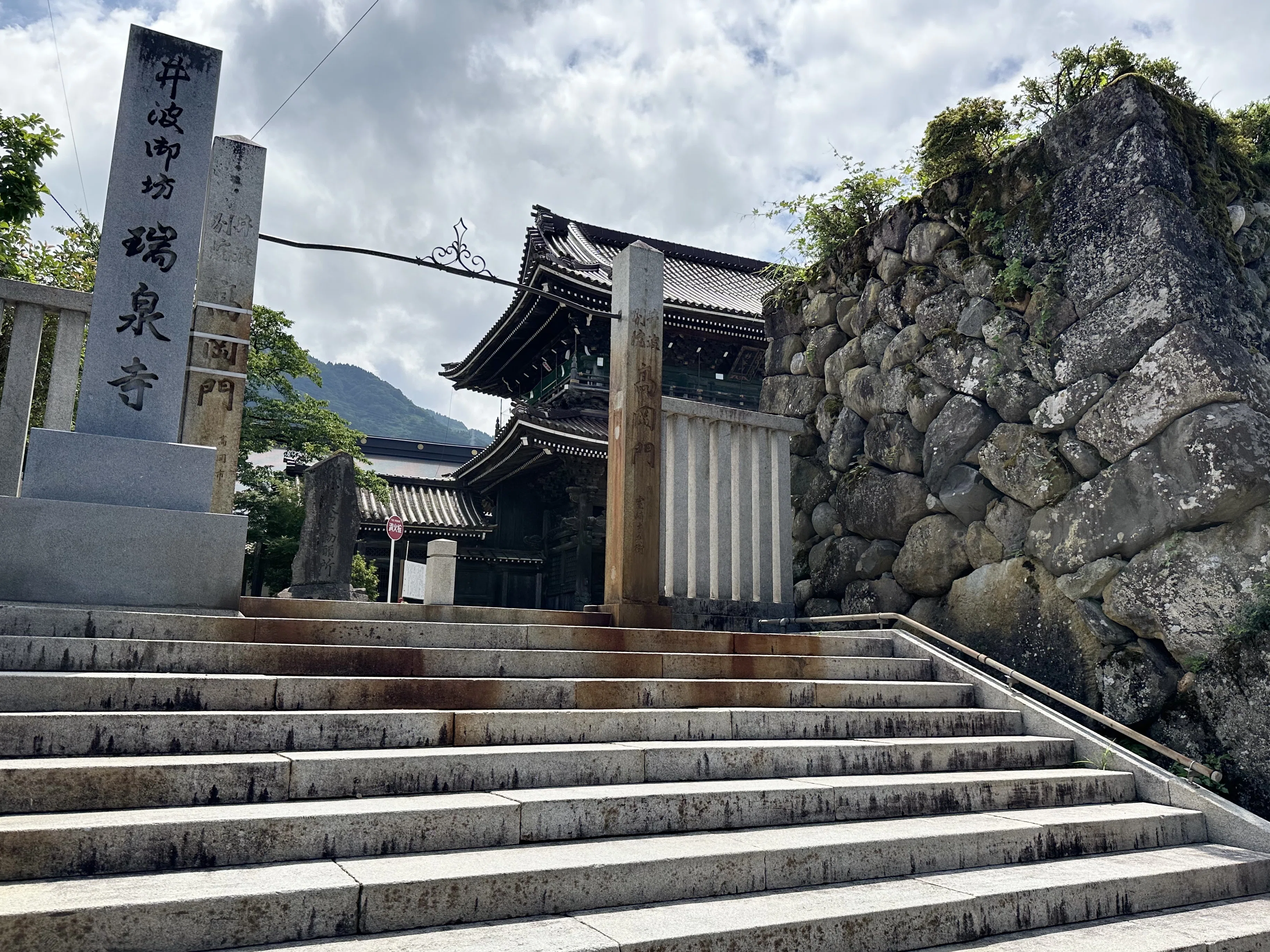 次は井波彫刻の始まりの場所へ｜sanchi