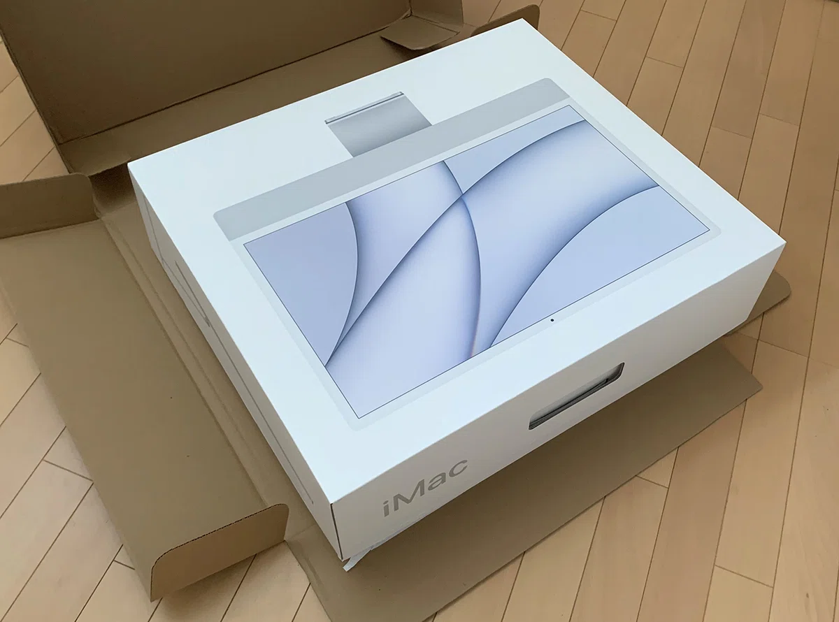 新しいiMacは箱がめちゃくちゃ重かった！大きすぎて玄関を占領した話 