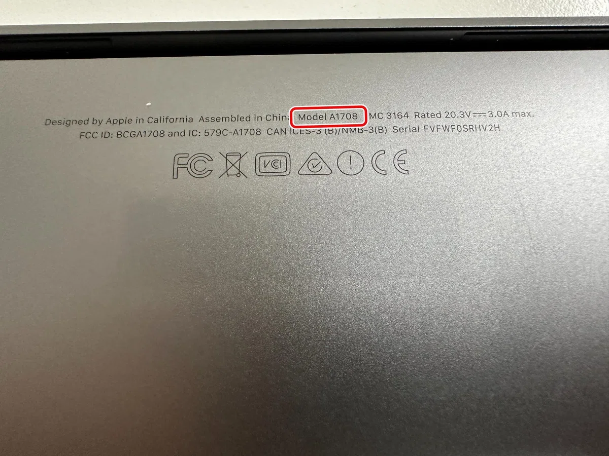 MacBook Pro 13inch 2017年のバッテリー交換を18480円で対応中！膨張や 
