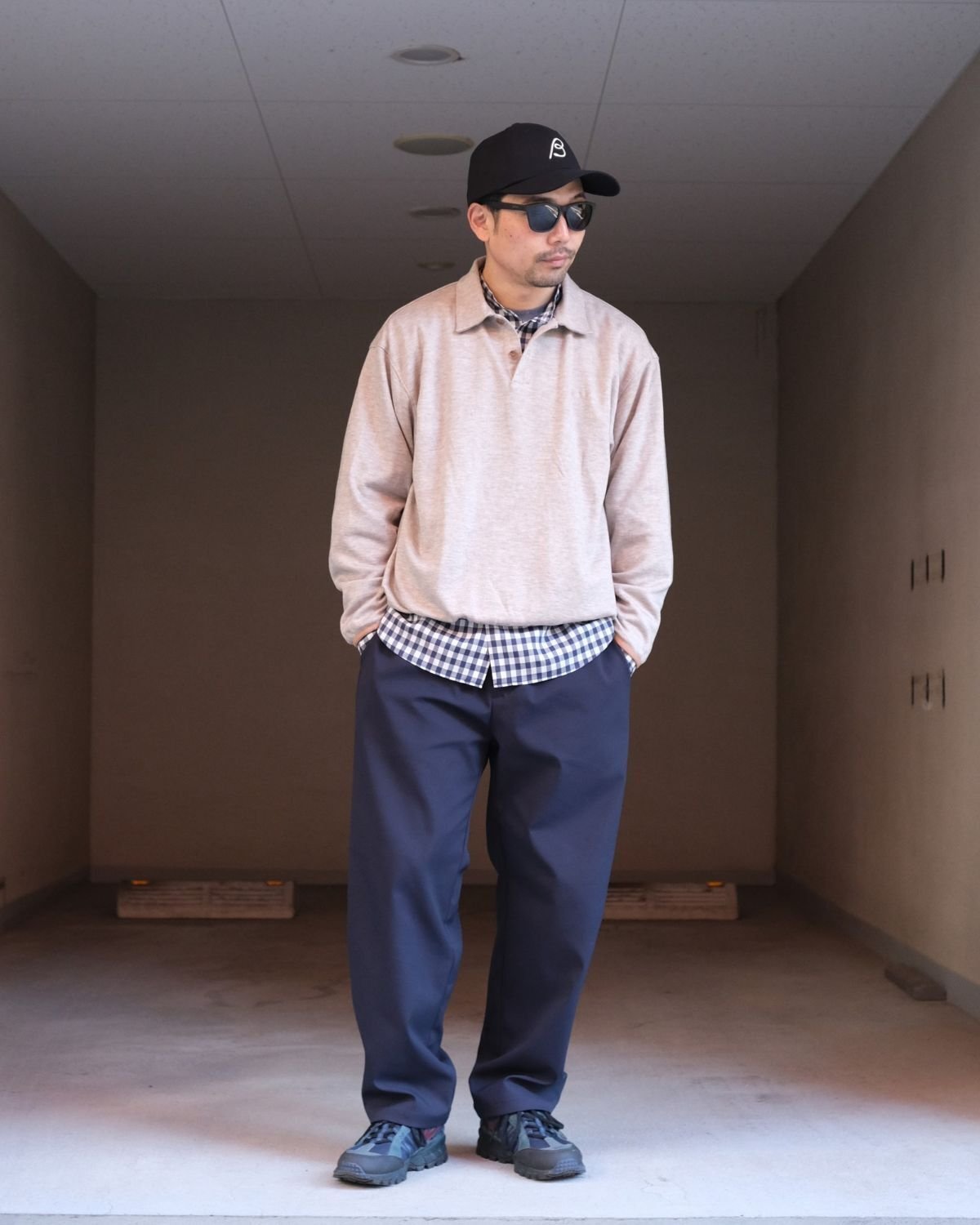 レイヤリングを楽しめる新作〈Knit Polo Shirt〉スタイリング｜BLACK