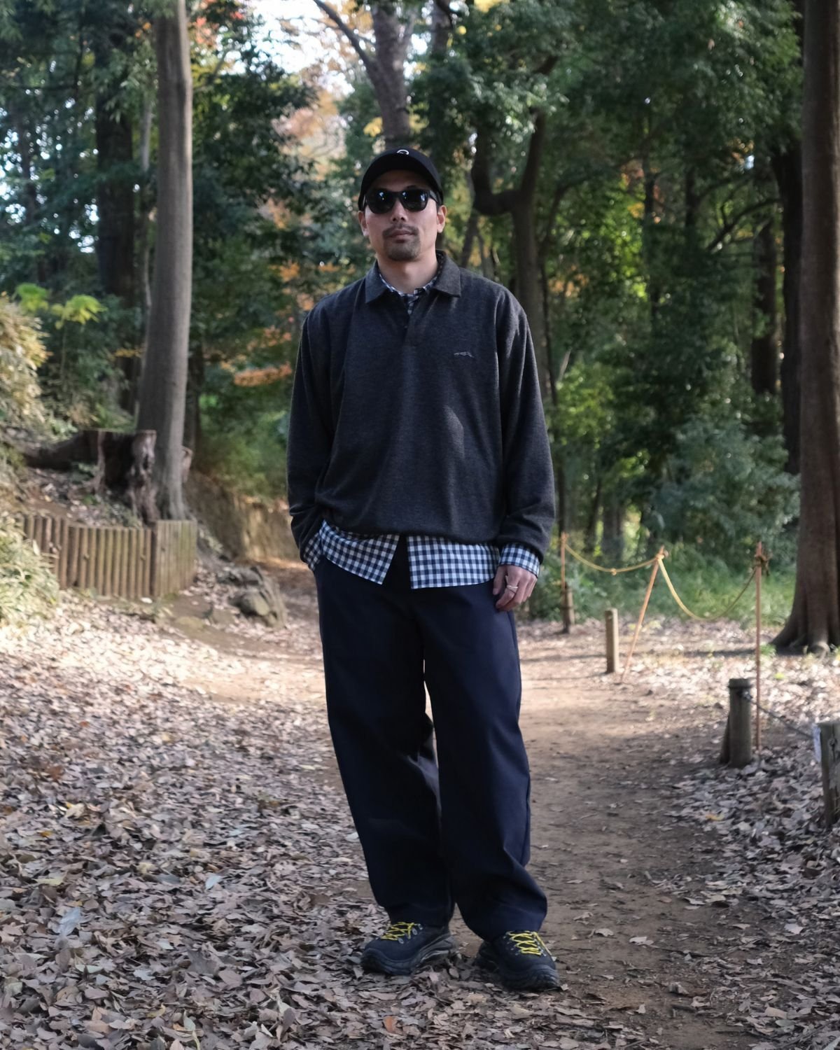 レイヤリングを楽しめる新作〈Knit Polo Shirt〉スタイリング｜BLACK