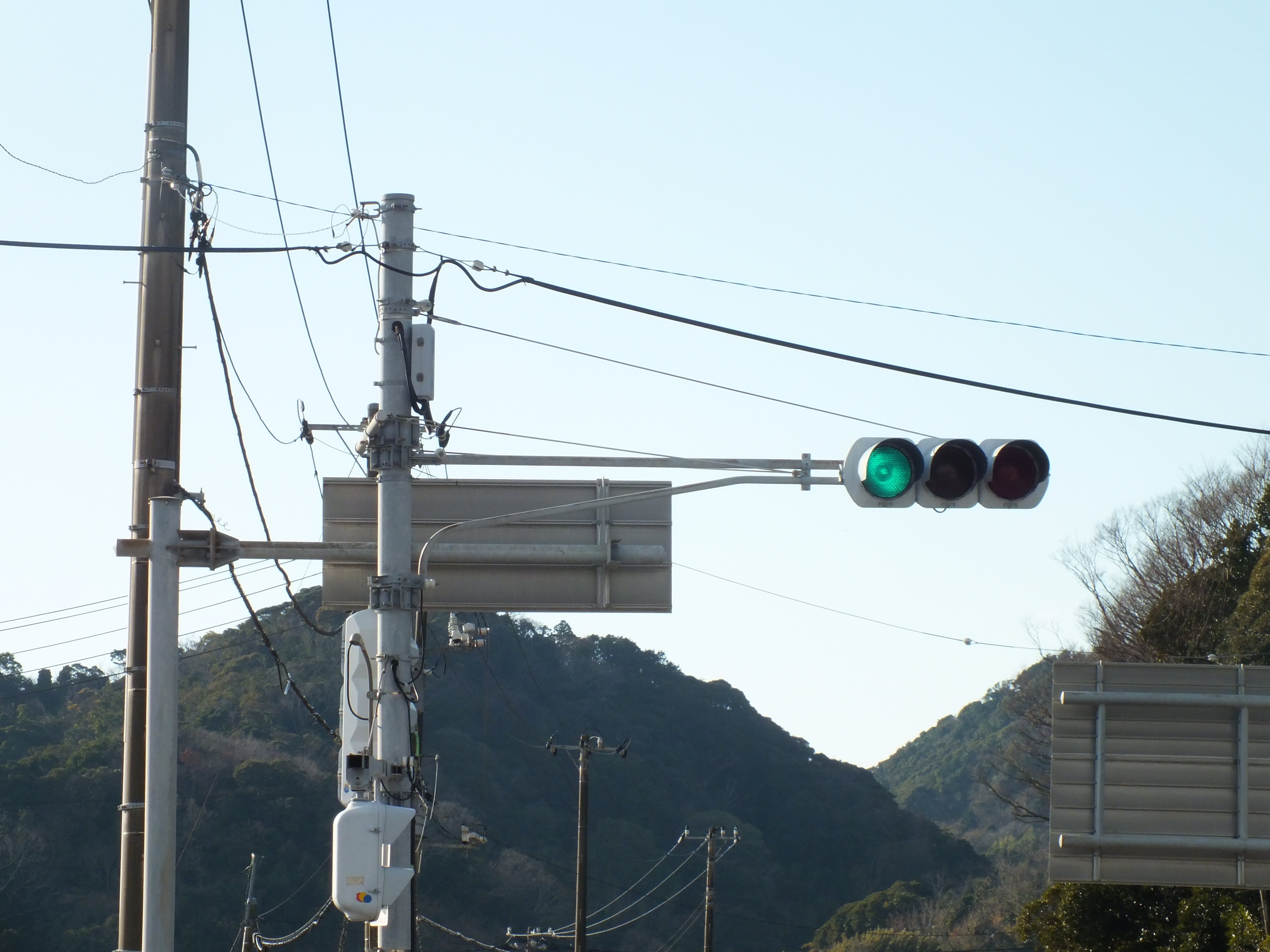 信号機＜鳥取県＞ 赤だけ直径300mmレンズ