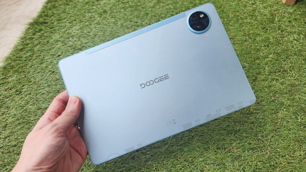 DOOGEE U11】価格以上の快適性で仕事がはかどる11インチ