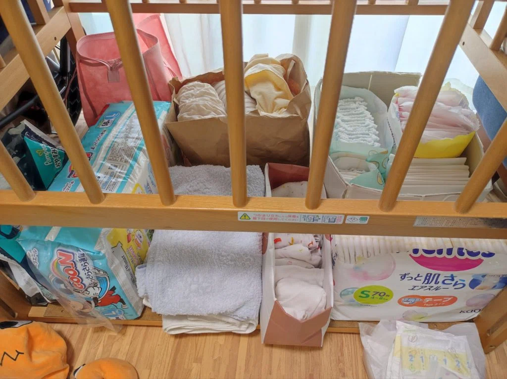 2歳差育児】ベビーベッド下の収納アイディア、我が家のおむつやお世話