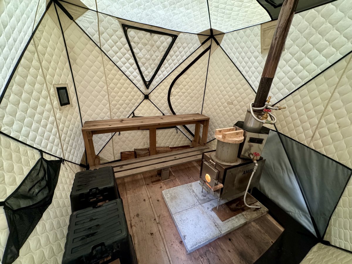 3号テントサウナ内