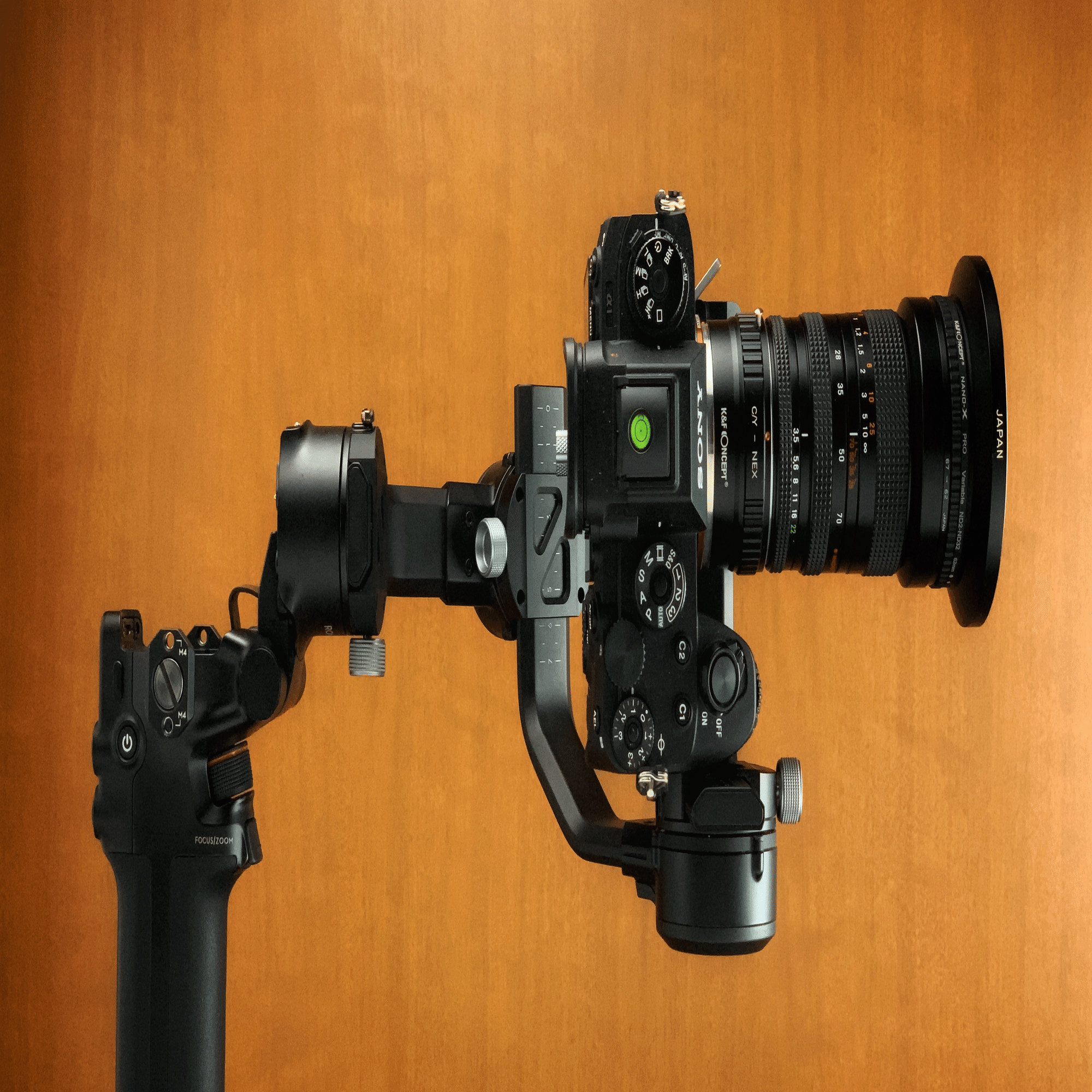 ジンバル　DJI RSC2 Amazon.com : DJI RSC 2-3-Axis Gimbal Stabilizer for DSLR and