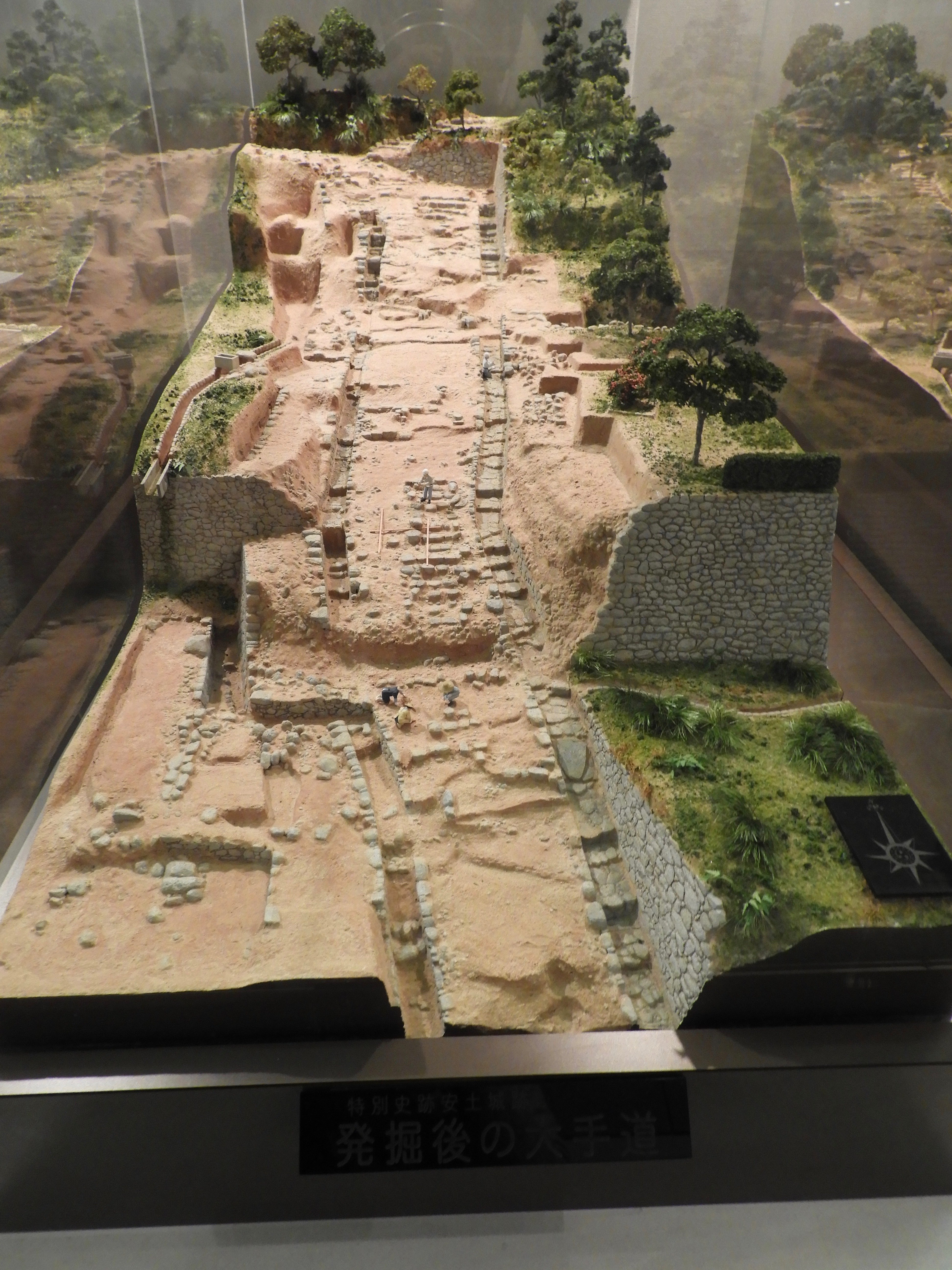 8 戦国時代に興味を持ったきっかけは、この城だった。発掘調査