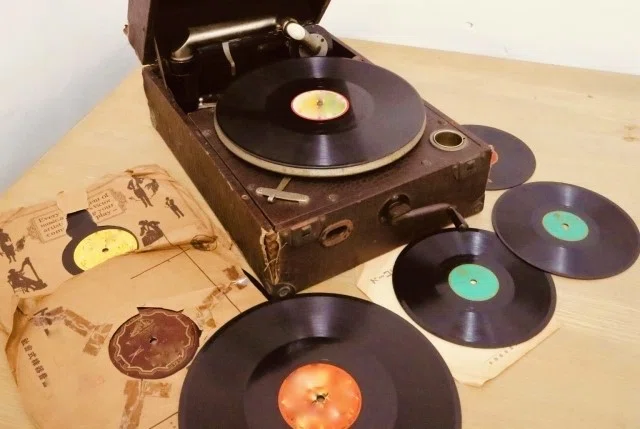 レコードの種類・サイズ・回転数の違い|Mojo Mojo Coffee レコードの種類・サイズ・回転数の違い|Mojo Mojo Coffee
