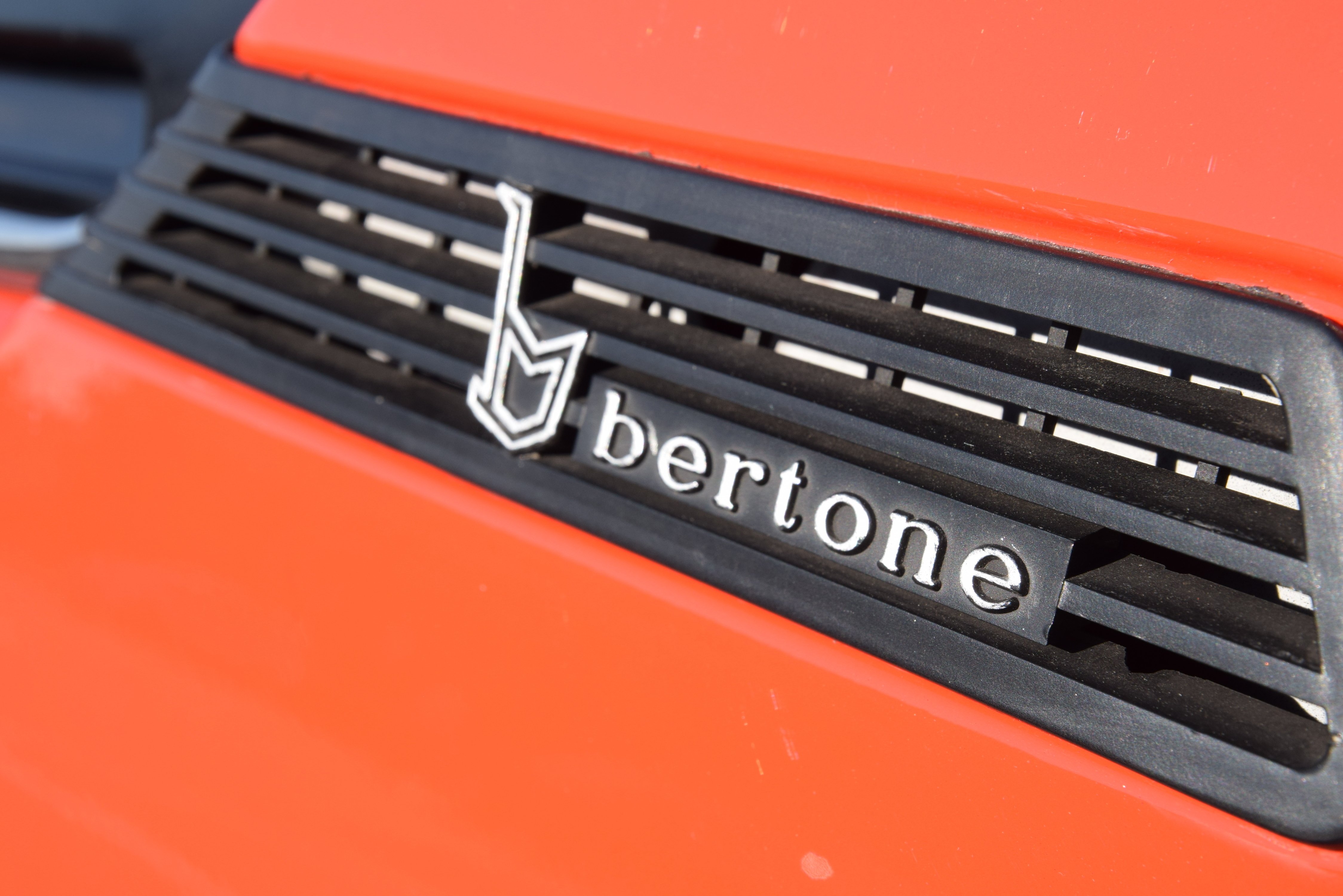 デザインの韻を踏んでいる。10年10万kmストーリー 第101回 ベルトーネ