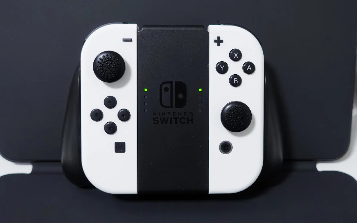 早い者勝ちNintendo Switch 本体 グレー バッテリー強化版（Nintendo 
