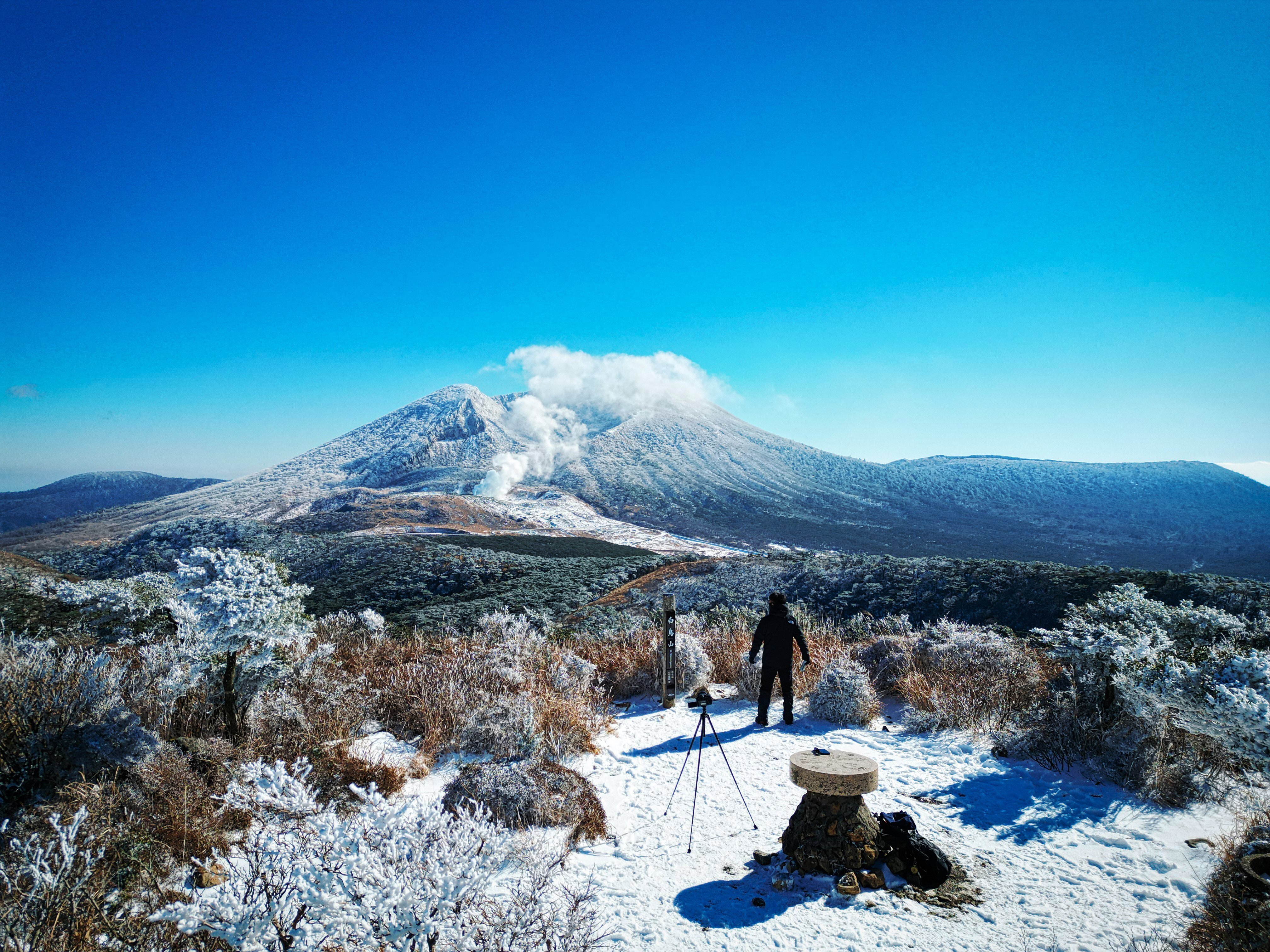 雪のえびの高原をゆっくり散策｜Hideo Takehara