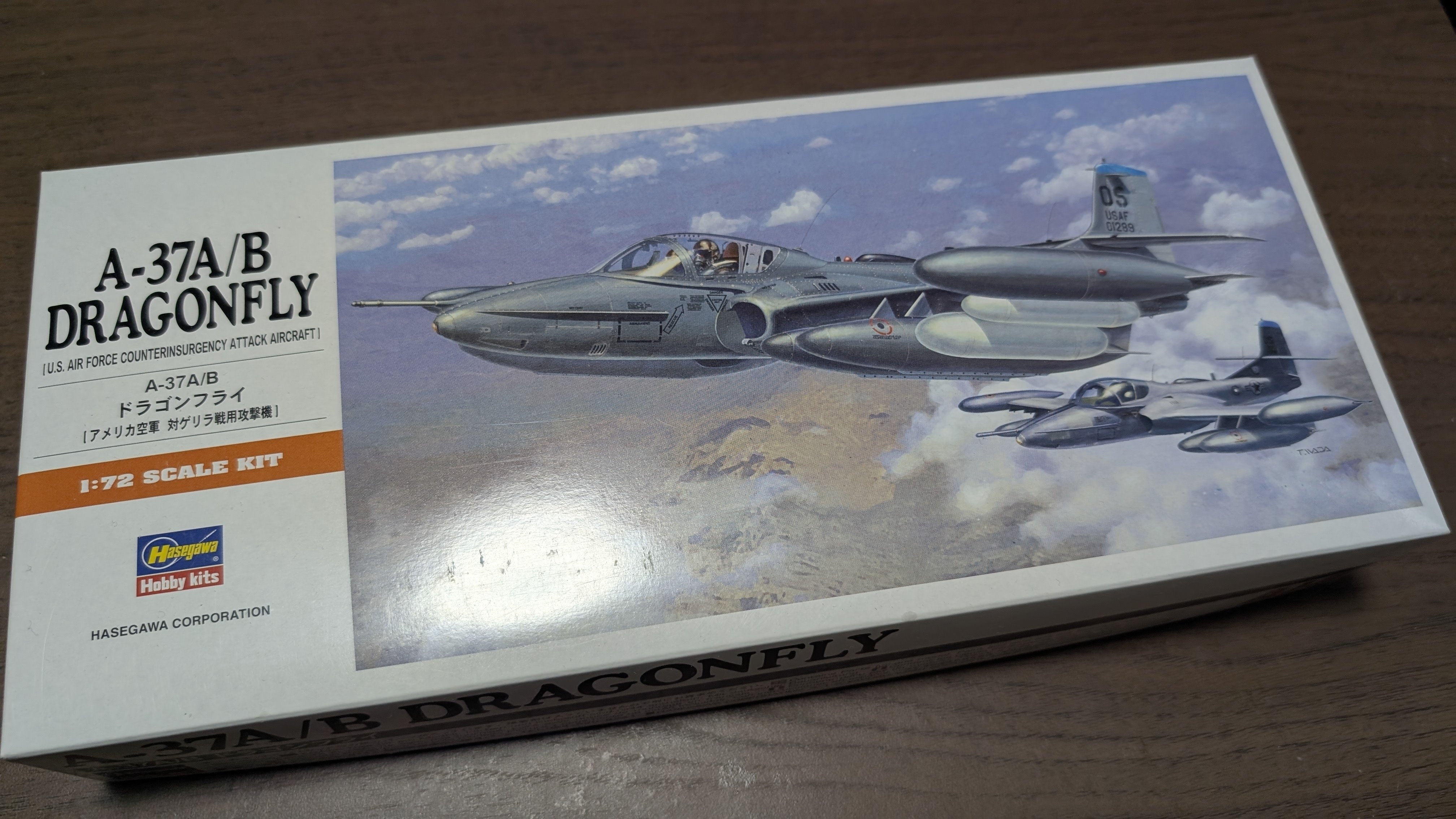 (未使用･未開封品)　ハセガワ 1/72 アメリカ空軍 A-37A/B ドラゴンフライ プラモデル A12 ar3p5n1 Amazon | ハセガワ 1/72 アメリカ空軍 A-37A/B ドラゴンフライ