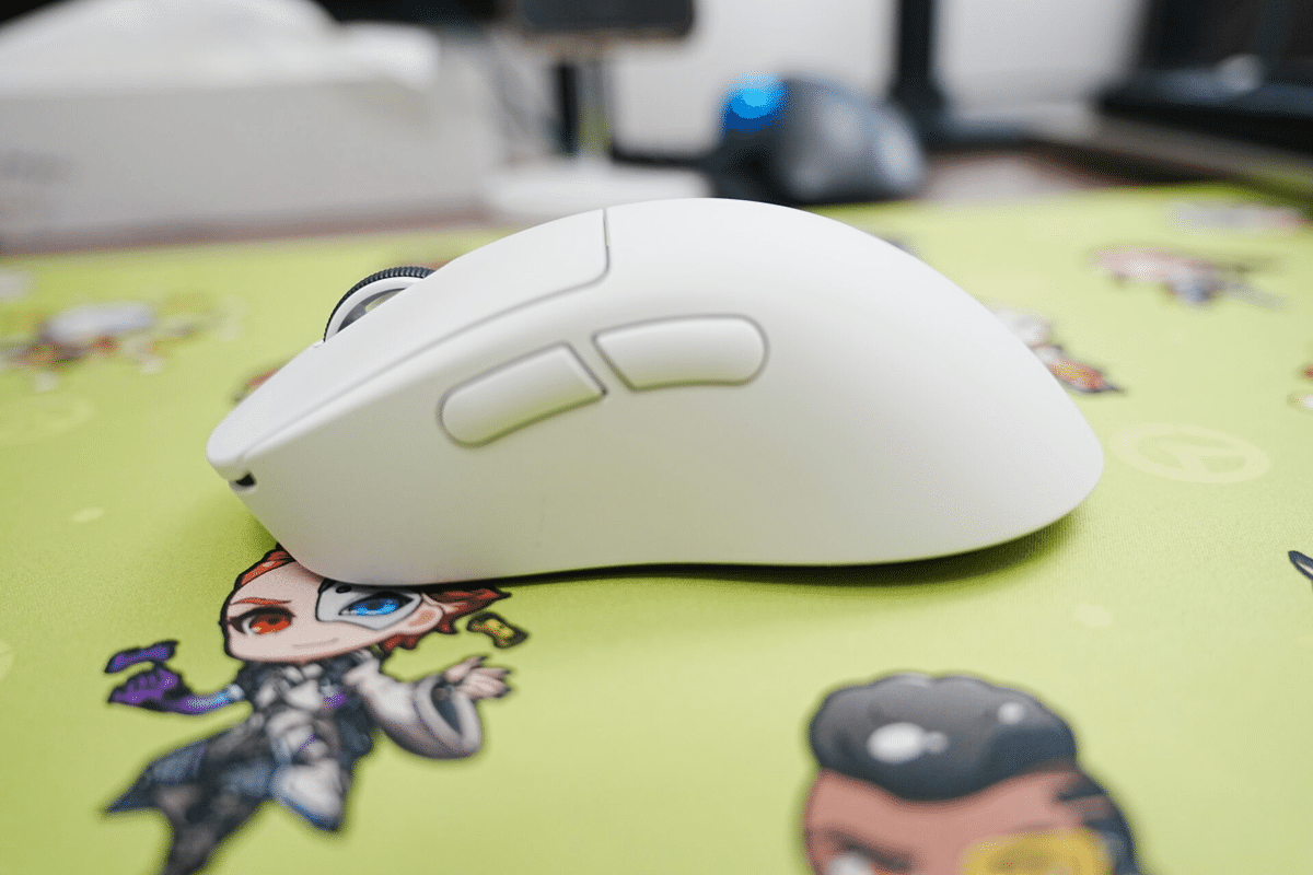 GPRO Superlight Dex2 レビュー。違いや比較。ゲーミングマウス GPRO Superlight Dex2 レビュー。違いや比較。ゲーミングマウス