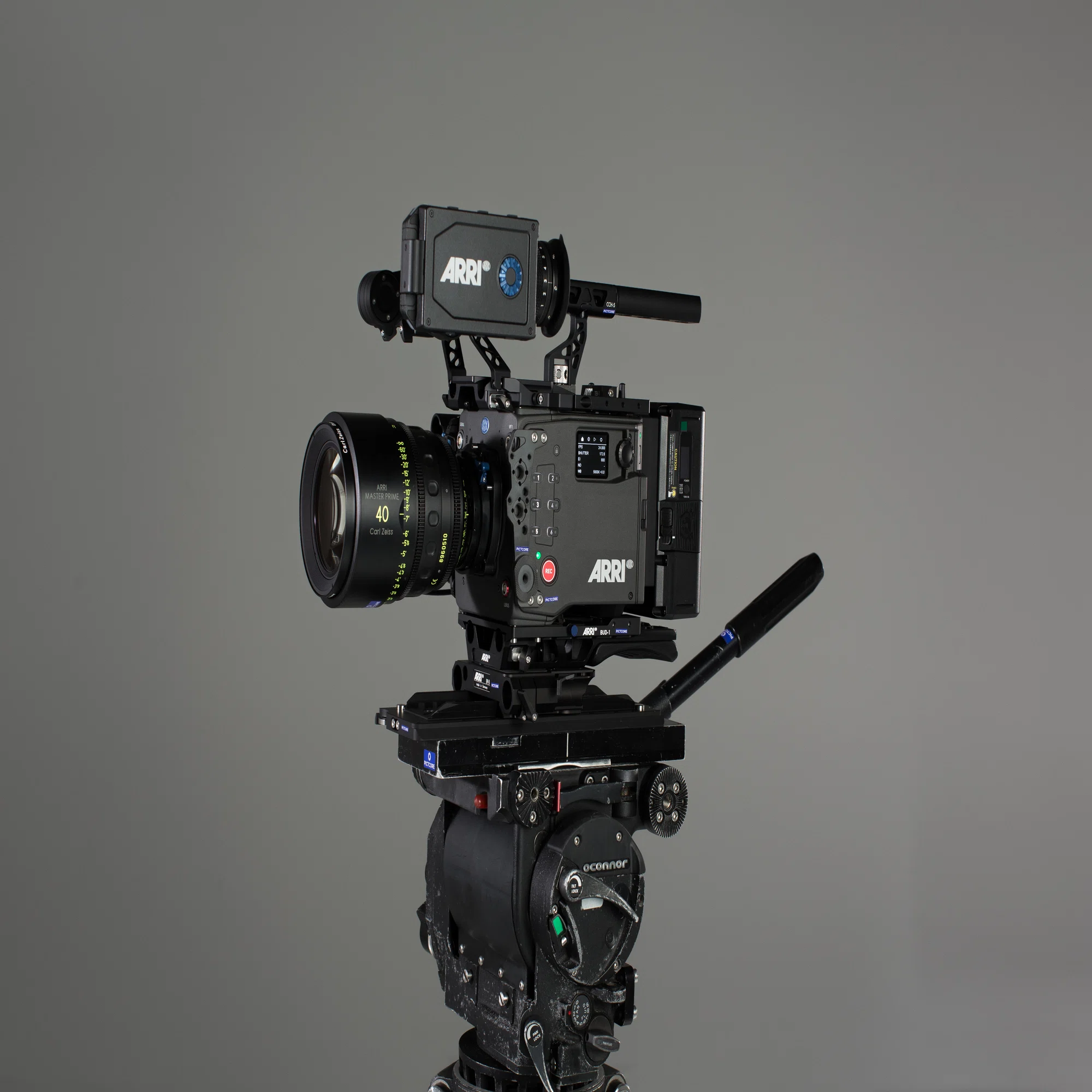 デジタルシネマカメラ ARRI ALEXA 35 と Angenieux シネマズームレンズ 