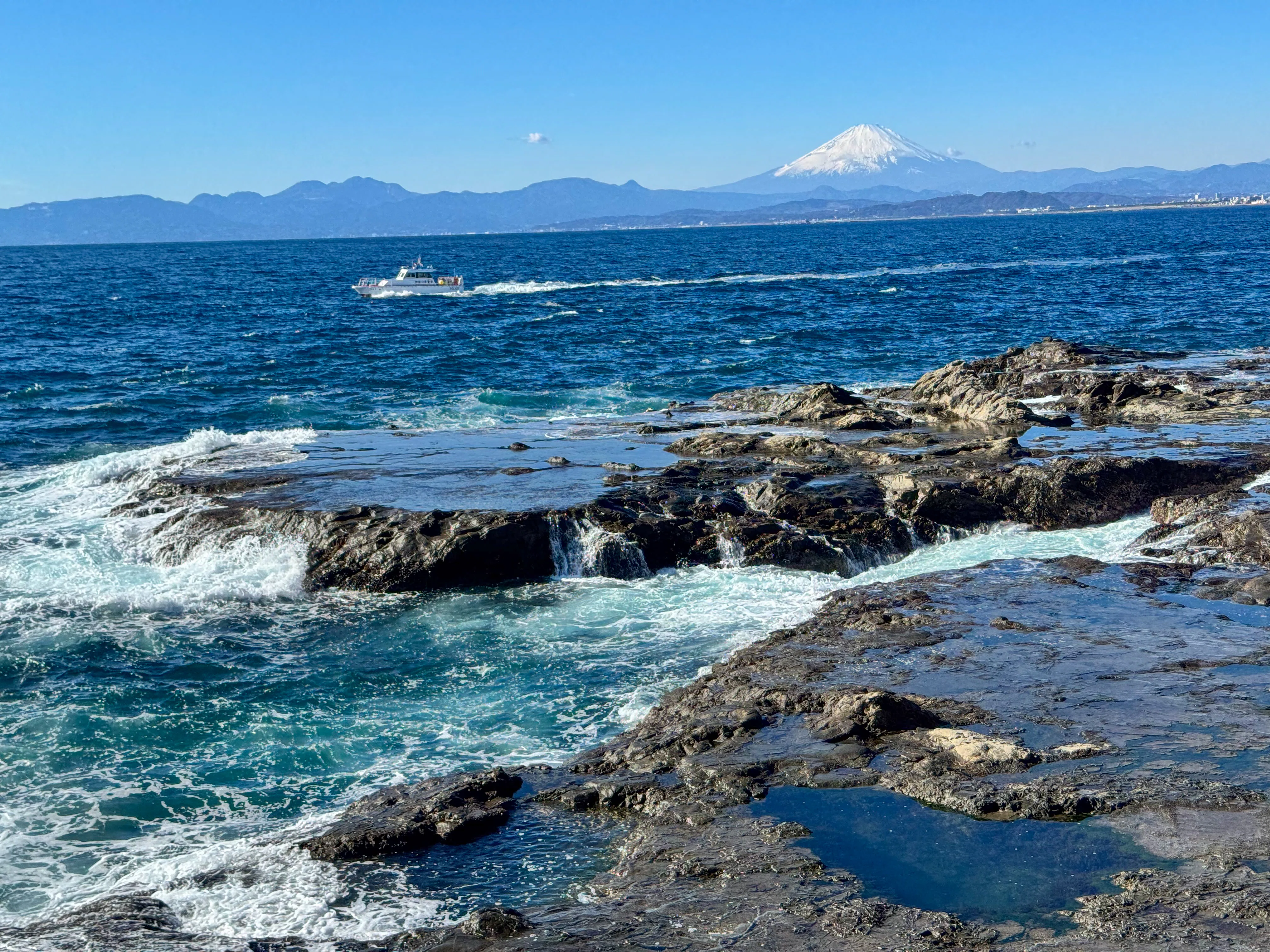 富士と海 Walk up from the sea to the top of Mt. Fuji (3776m) Japan