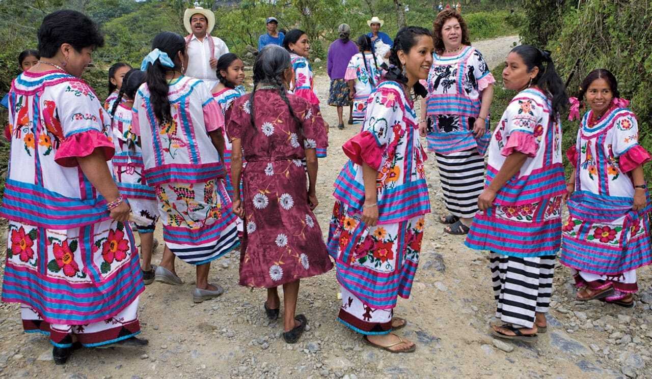 メキシコ民族スウェードボア POP-UP】 本日から『チチネオ』ポップアップ始まりました！ カラフルで