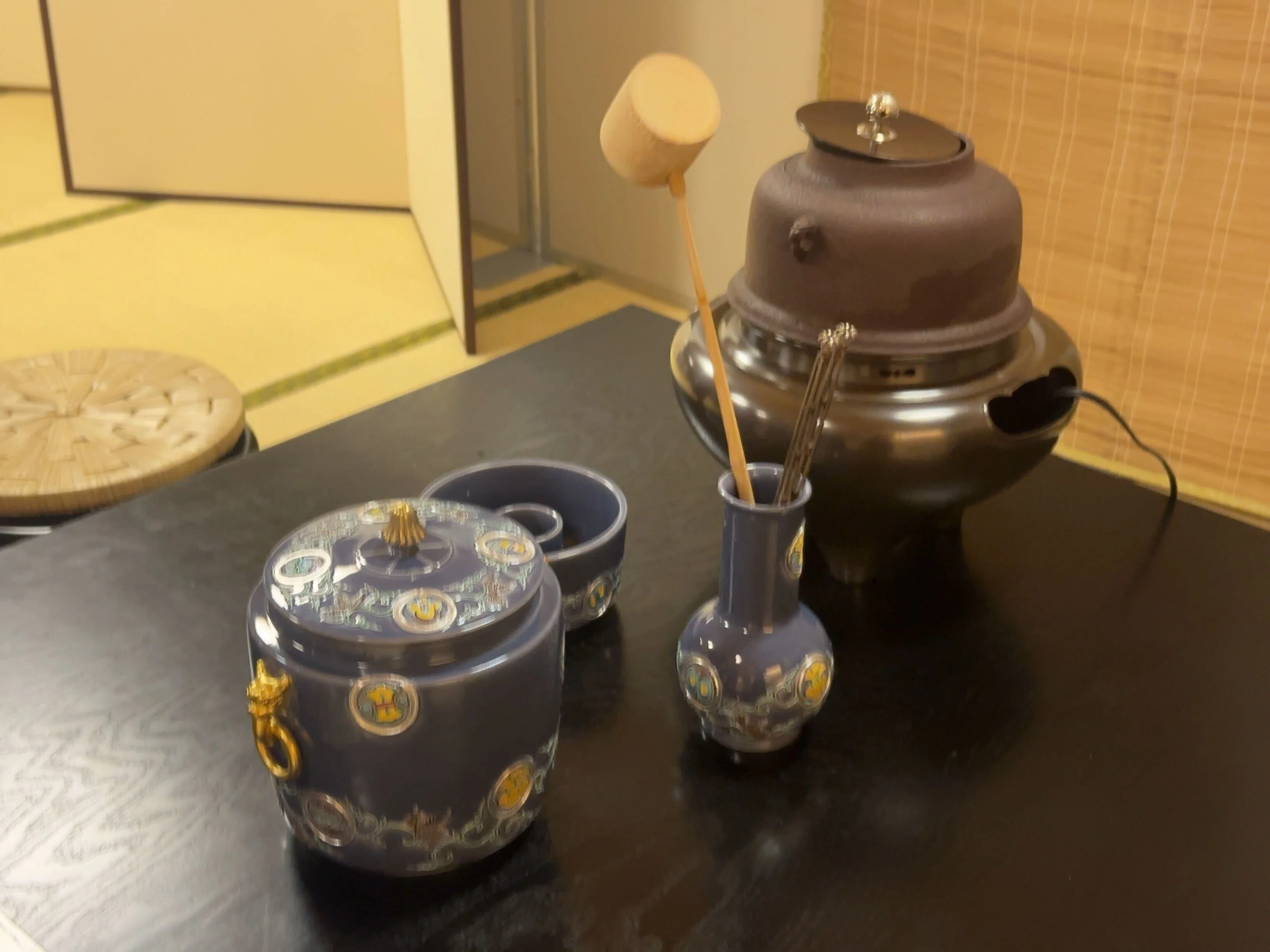 全身で受け止めるASMR】お茶会に行ってみた｜ムビサポQ