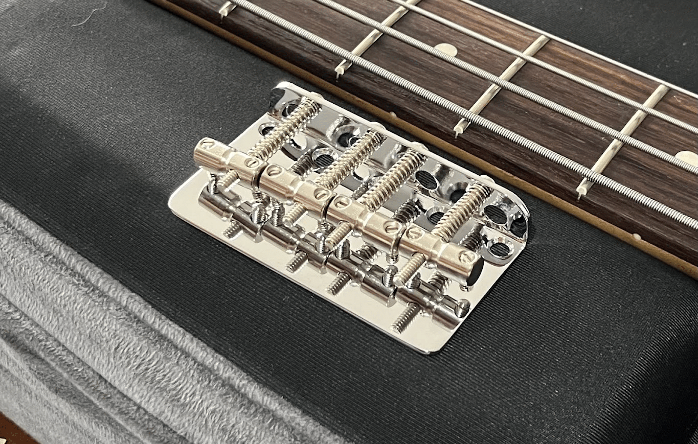 スクワイヤーby Fenderレリック加工品フェンダー純正ブリッジに交換 スクワイヤーby Fenderレリック加工品フェンダー純正ブリッジに交換