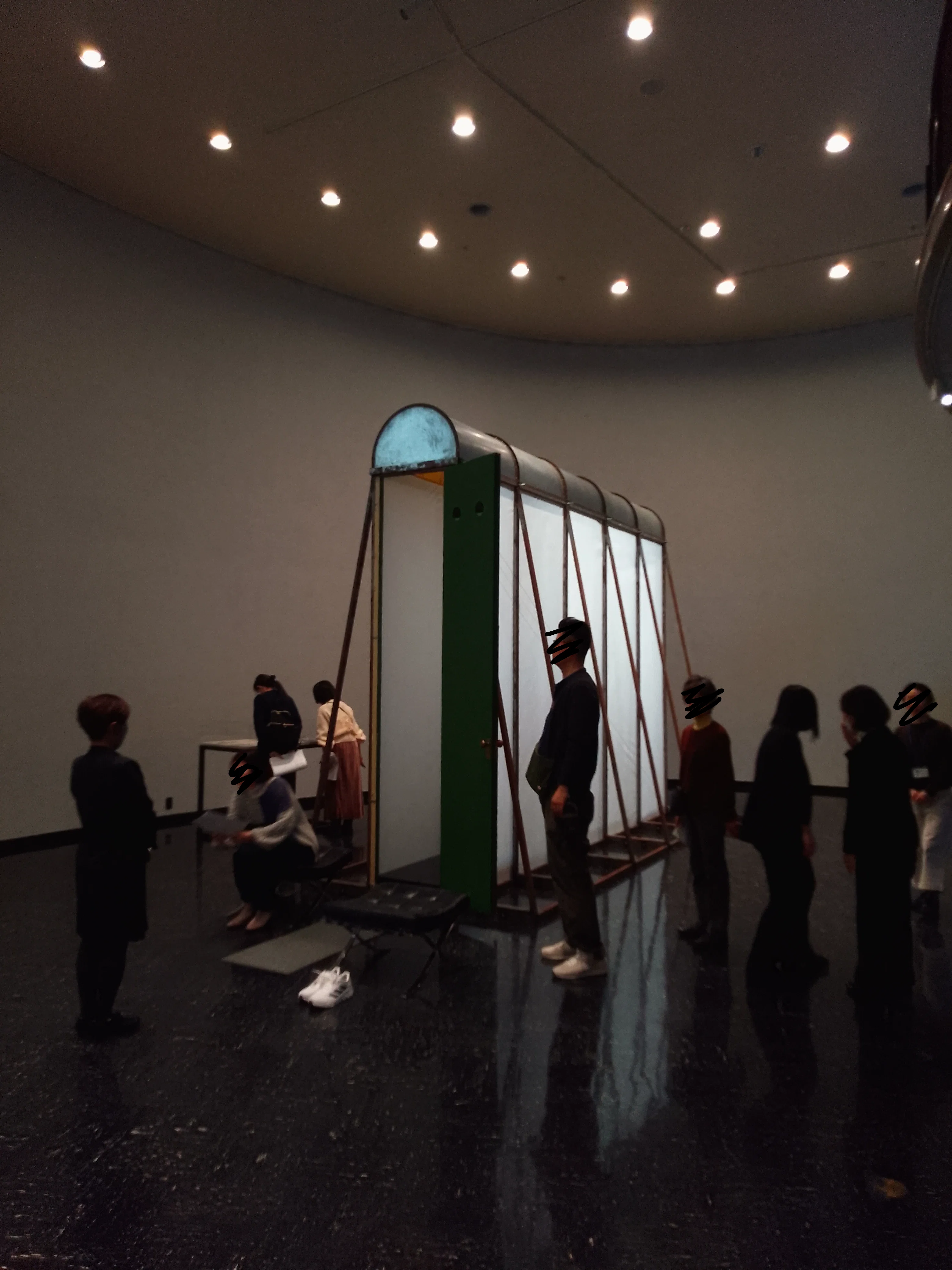 特別展 須田悦弘」（渋谷区立松濤美術館）｜かろ