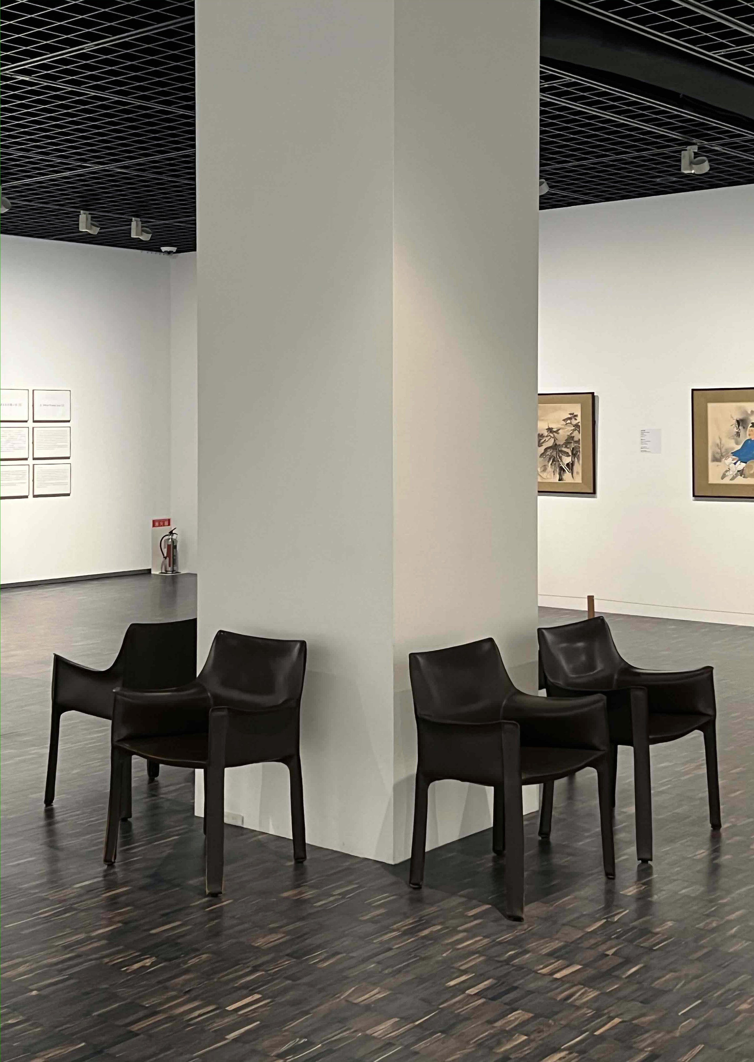 美術館の名作椅子の数々その2 国立新美術館はデンマーク