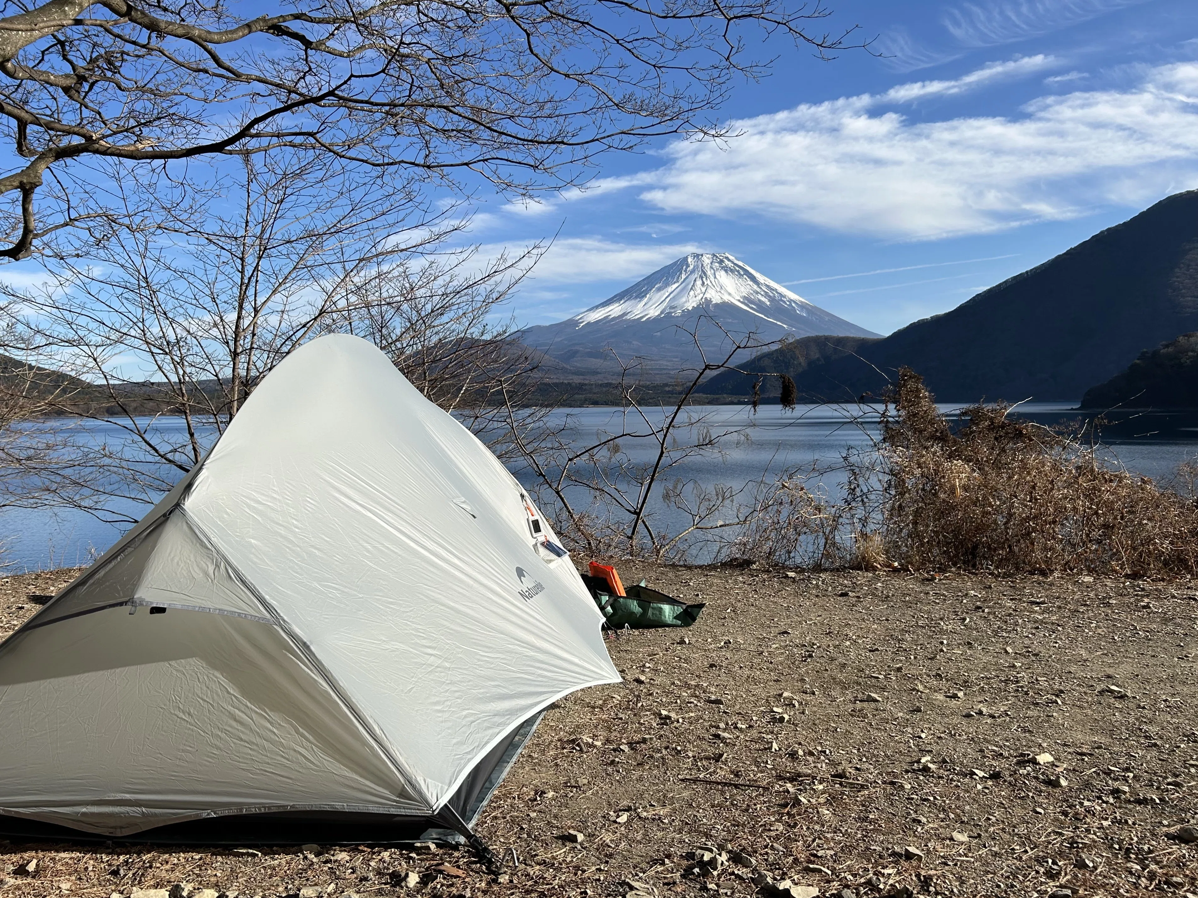 本栖湖の冬景色 ゆるキャン△』の聖地で「厳寒キャンプ」する理由！ 真冬だけの