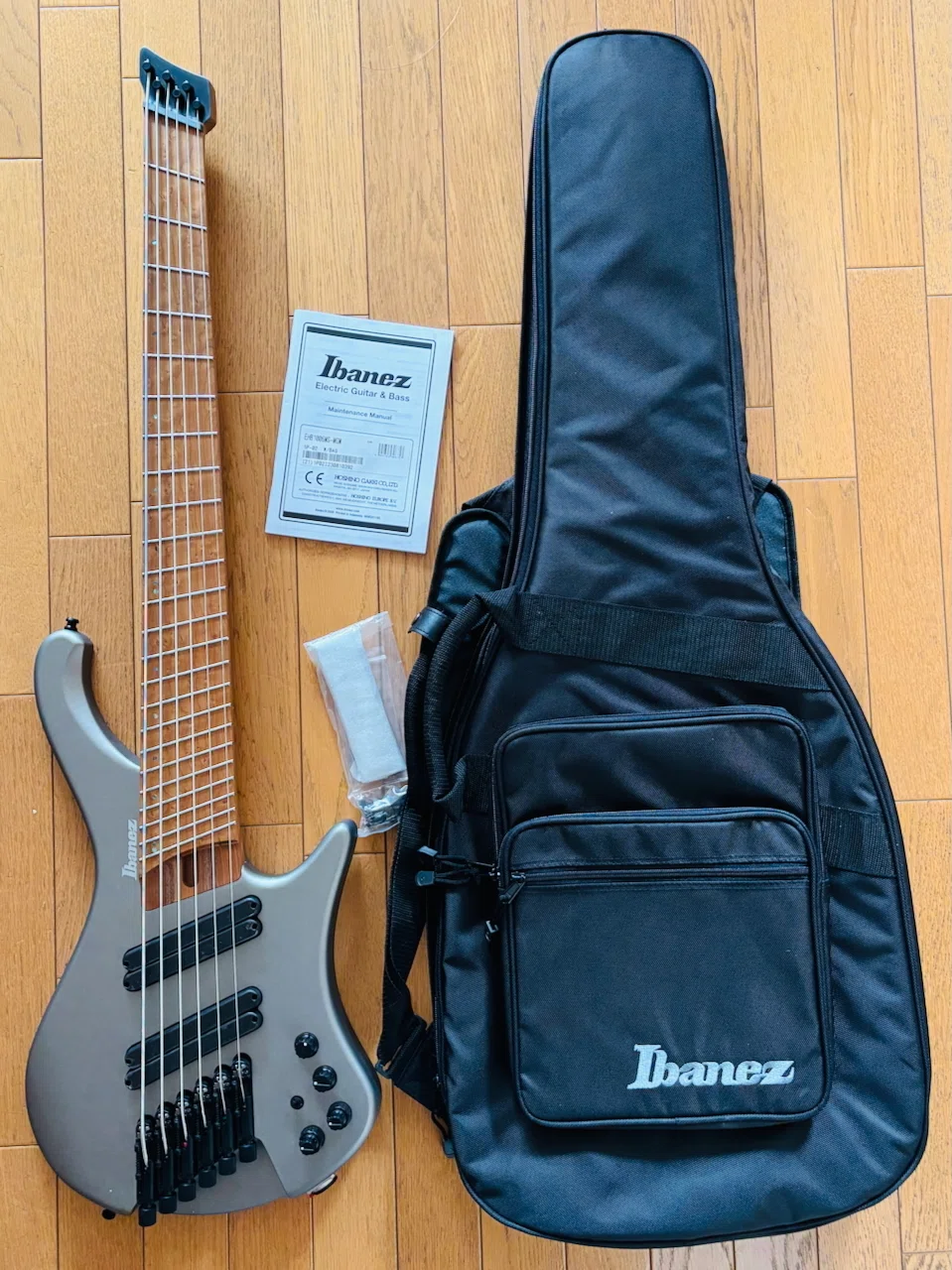6弦ベース(Ibanez EHB1006MS)を買ったらスタンドに悩んだ｜ぺこり