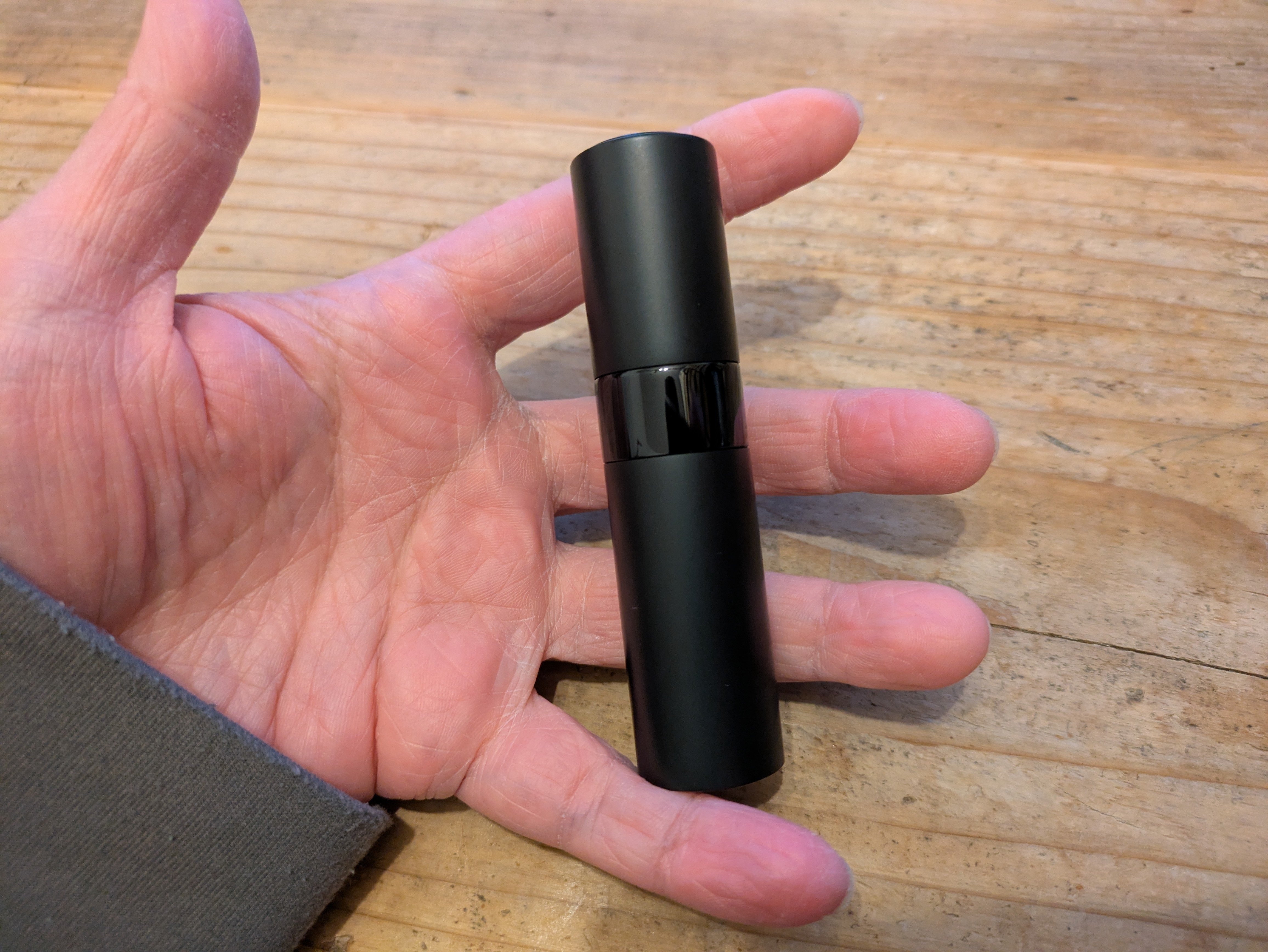 スプレーボトル】「香水アトマイザー 持ち運び 詰め替え スプレー